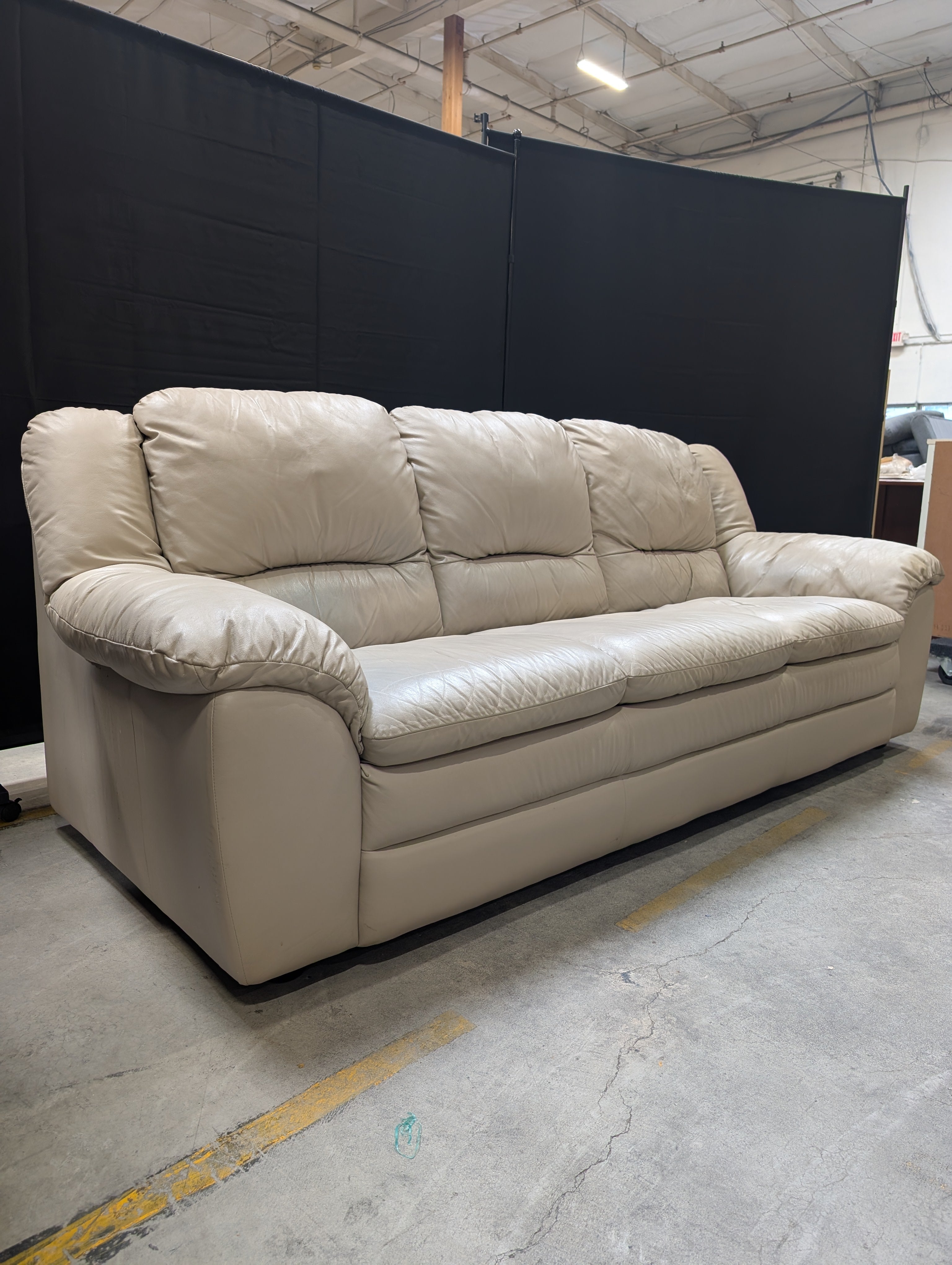 Spacious Three-Seater Sofa with Rolled Arms