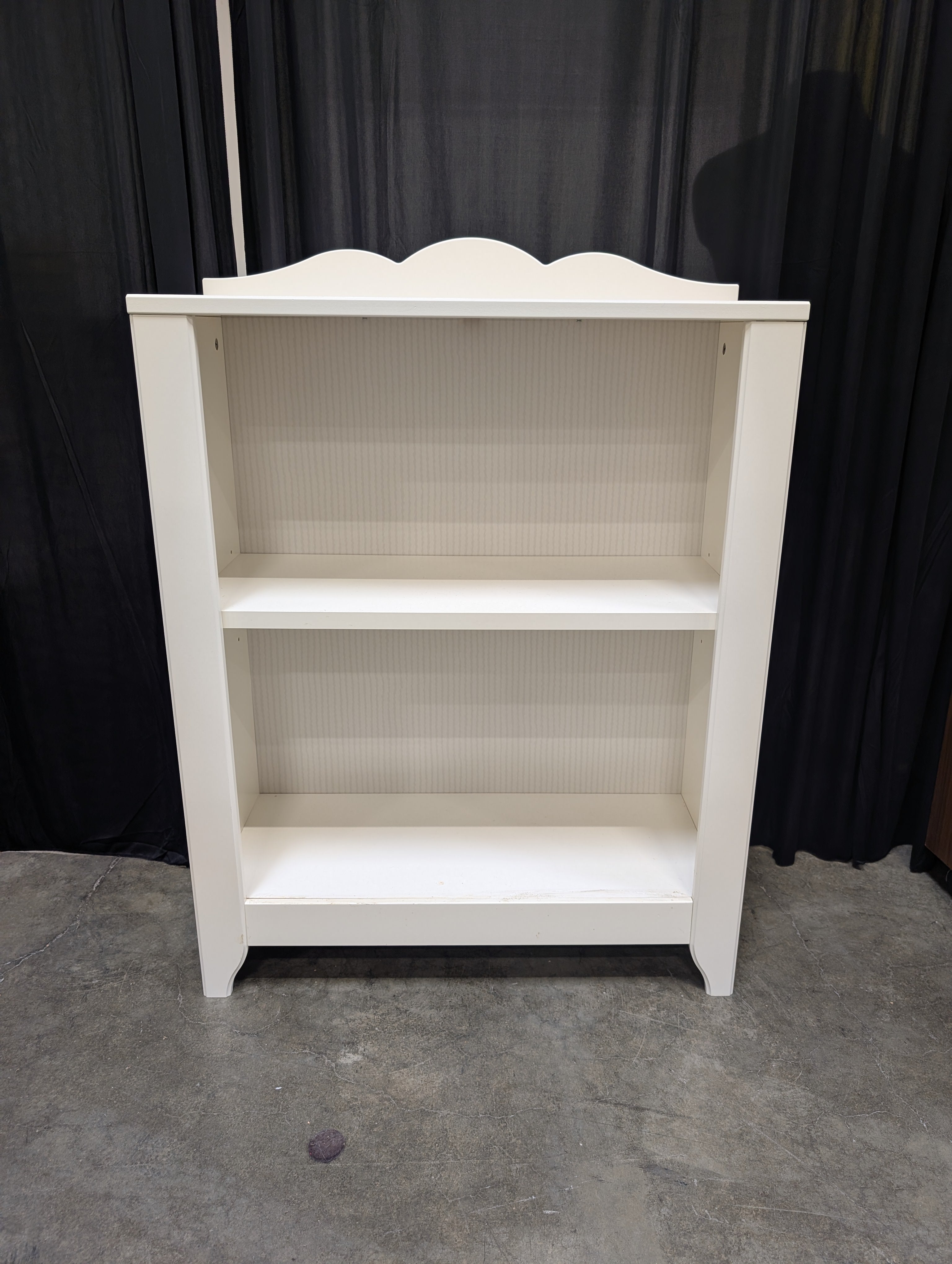 Cream Wood Bookcase with Scalloped Top