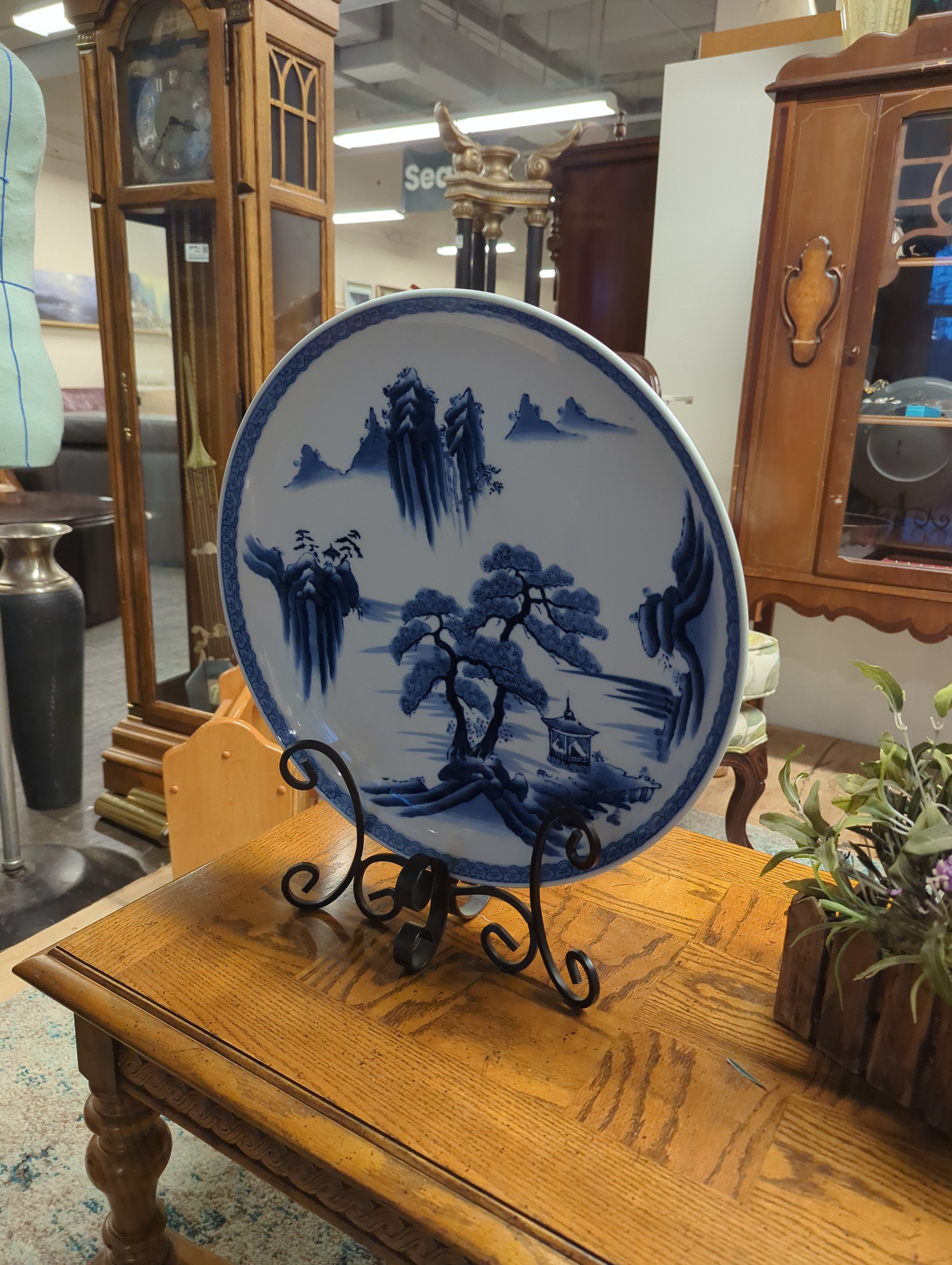 Decorative Blue and White Porcelain Charger Plate with Scenic Design
