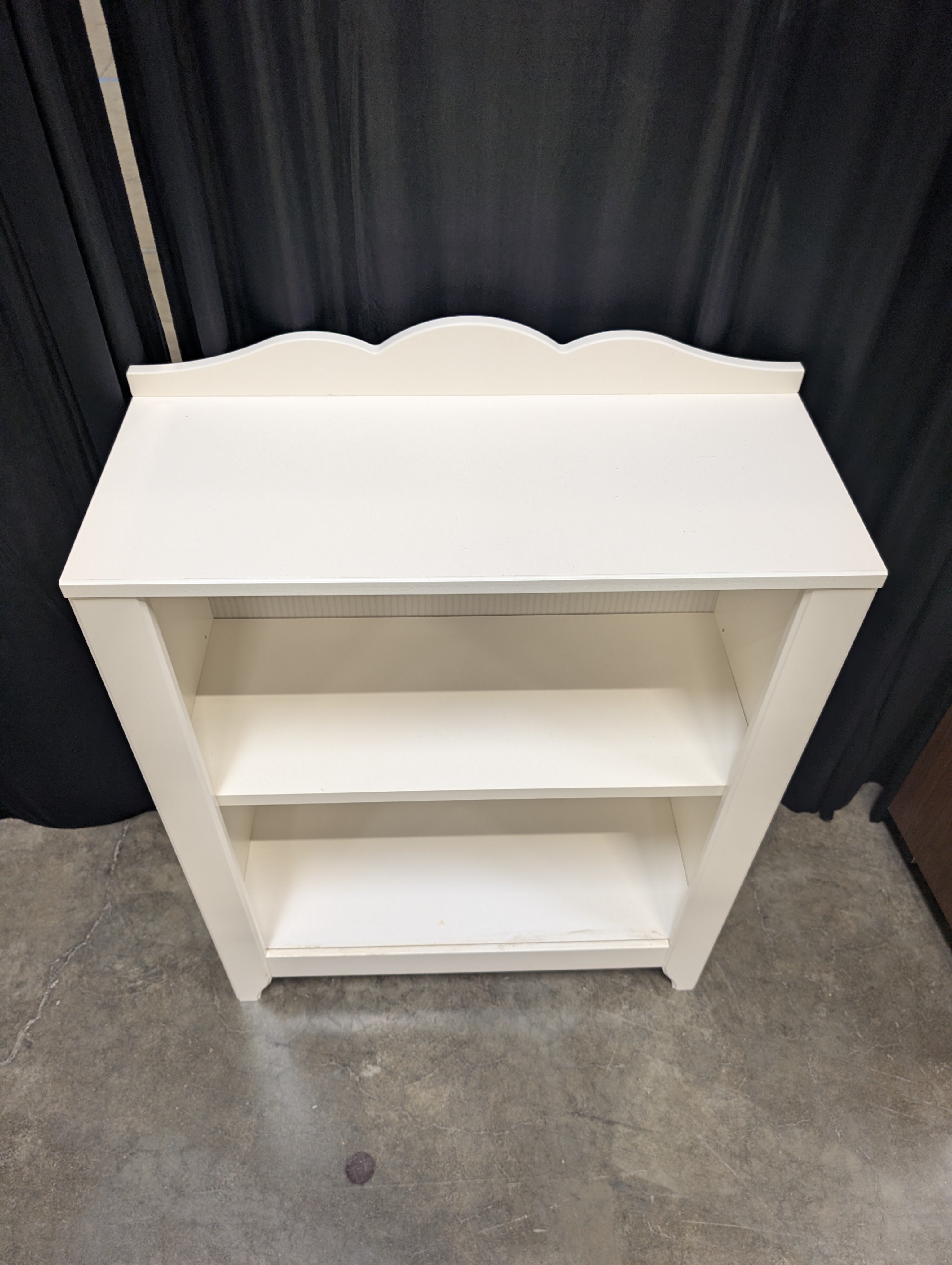 Cream Wood Bookcase with Scalloped Top
