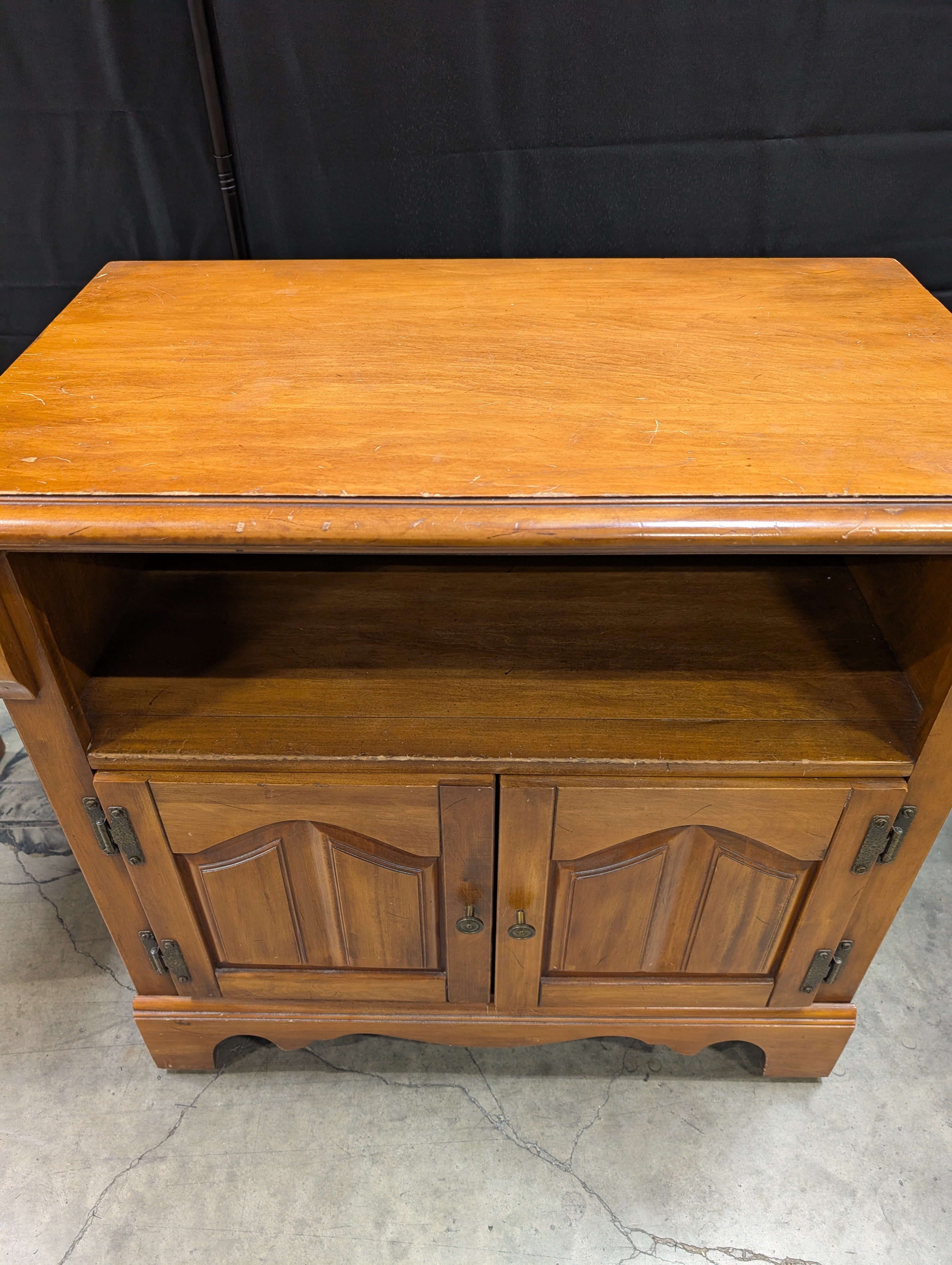 Traditional Wooden Console Cabinet with Record Storage