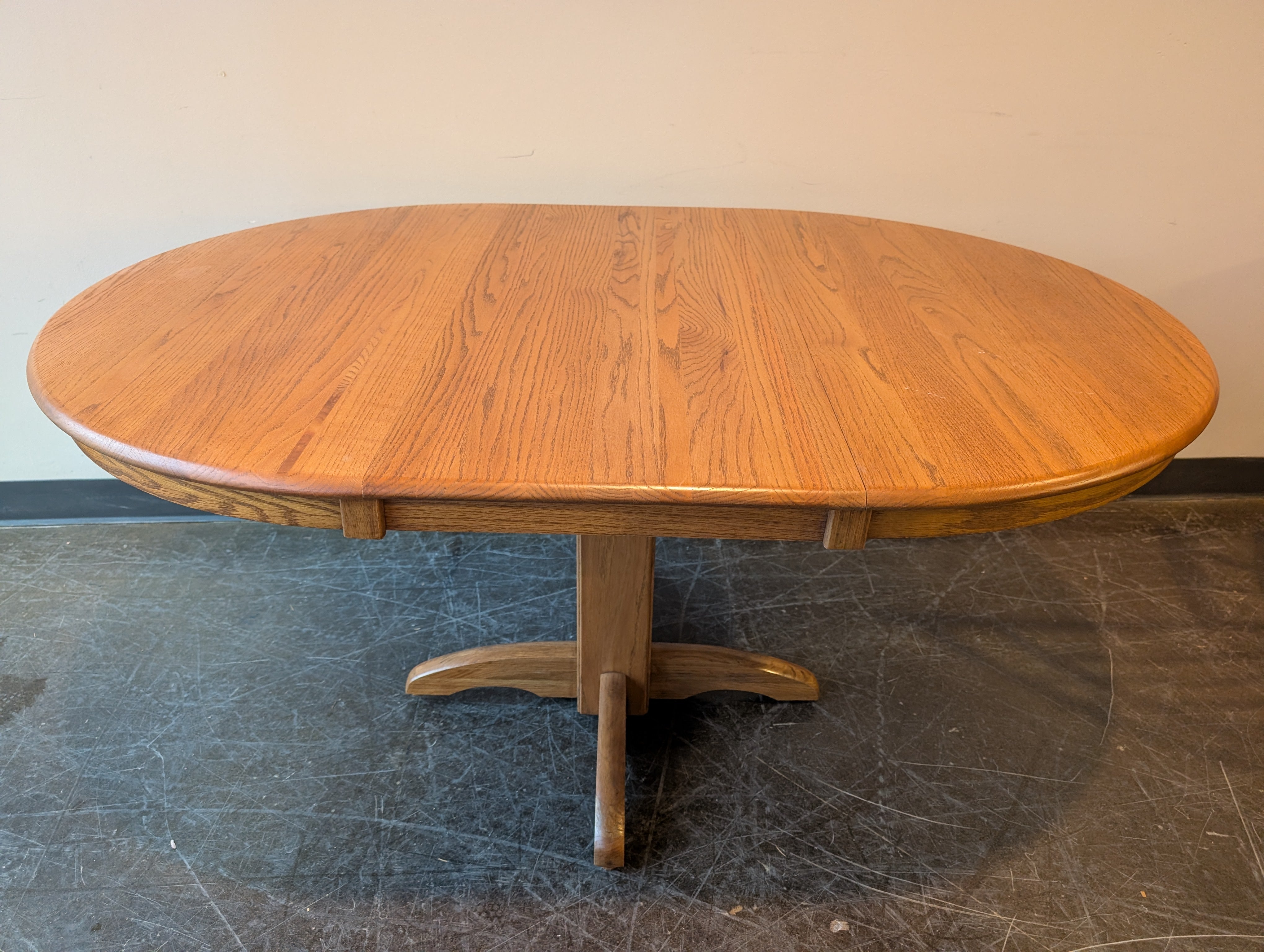 Round Pedestal Wood Dining Table
