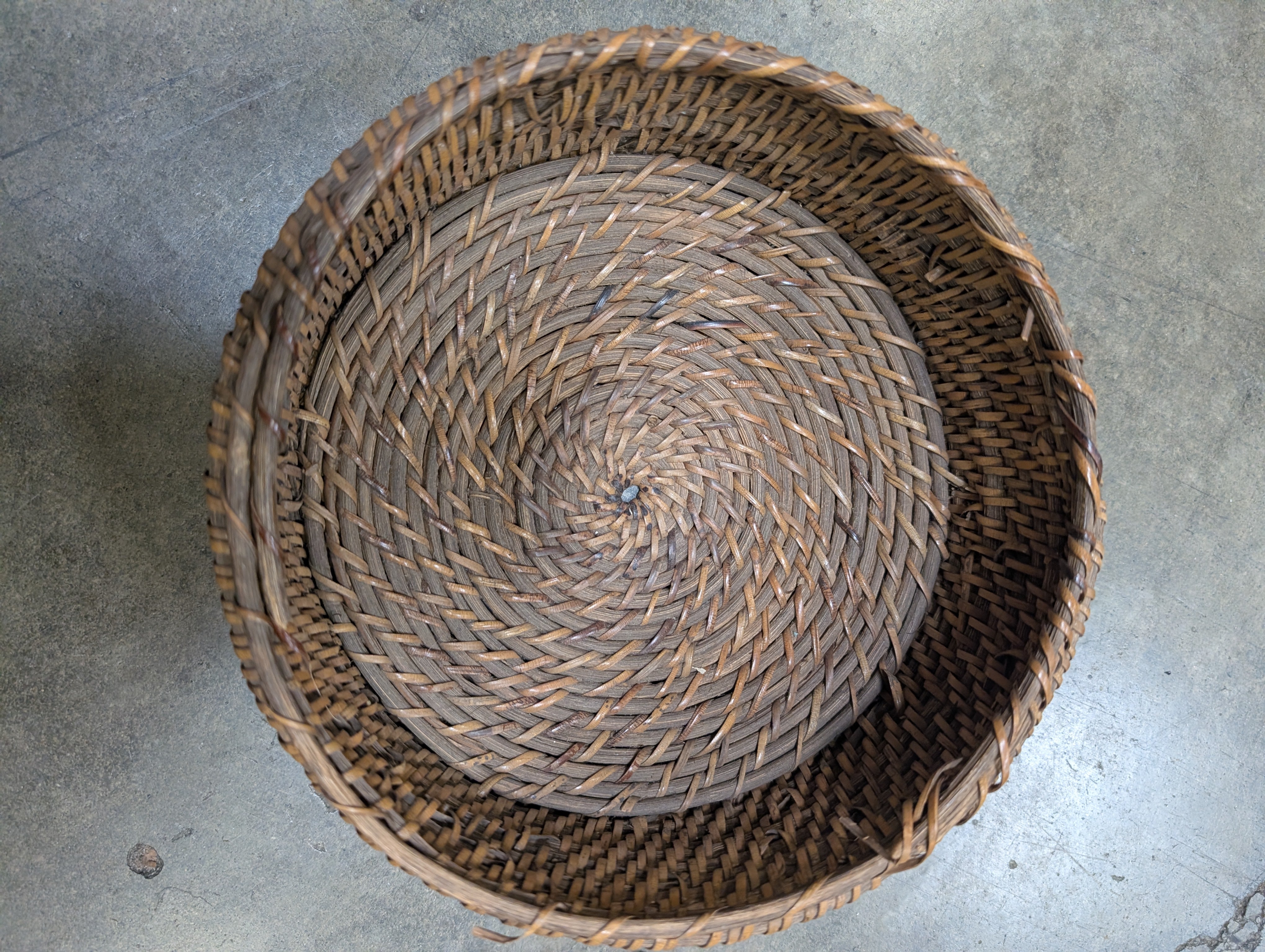 Round Woven Rattan Storage Basket with Lid