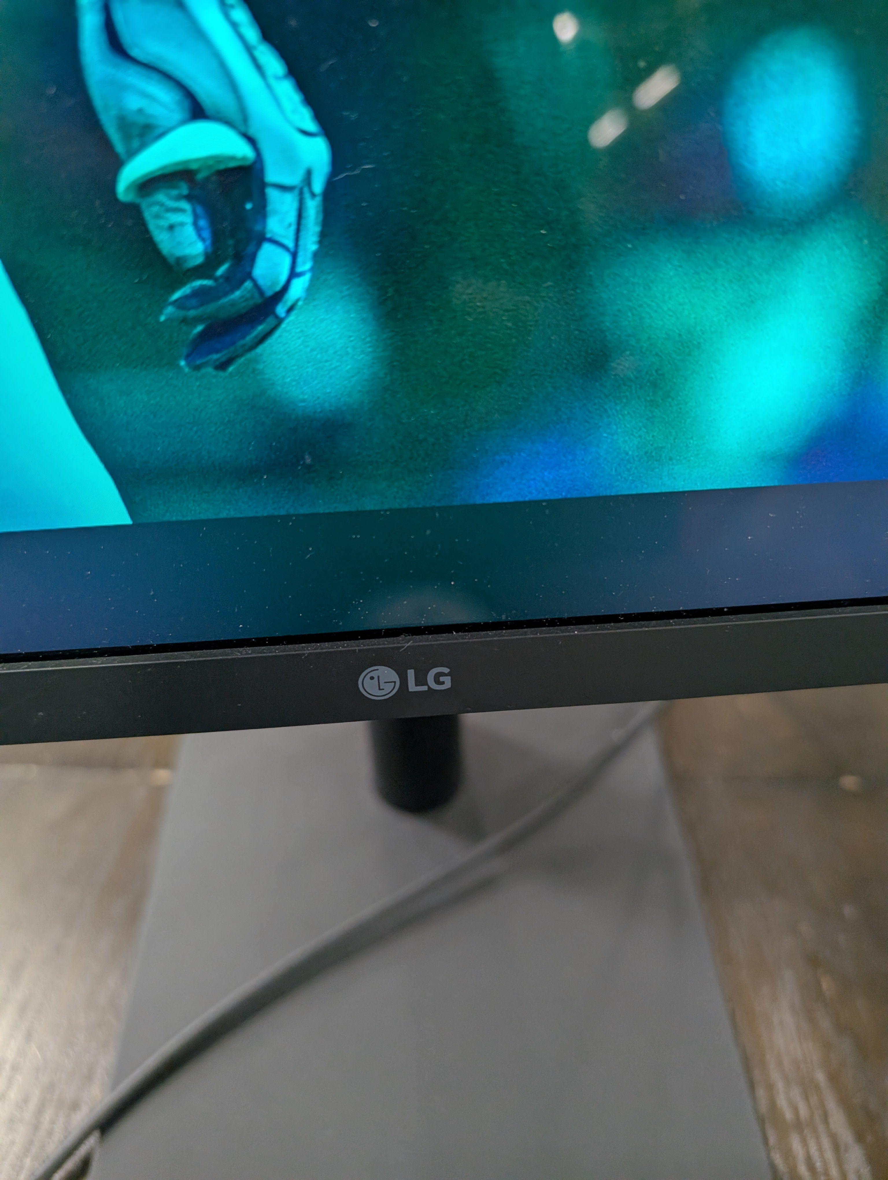 LG UltraFine 5K Display 27MD5KL 27-inch Professional Monitor for Mac