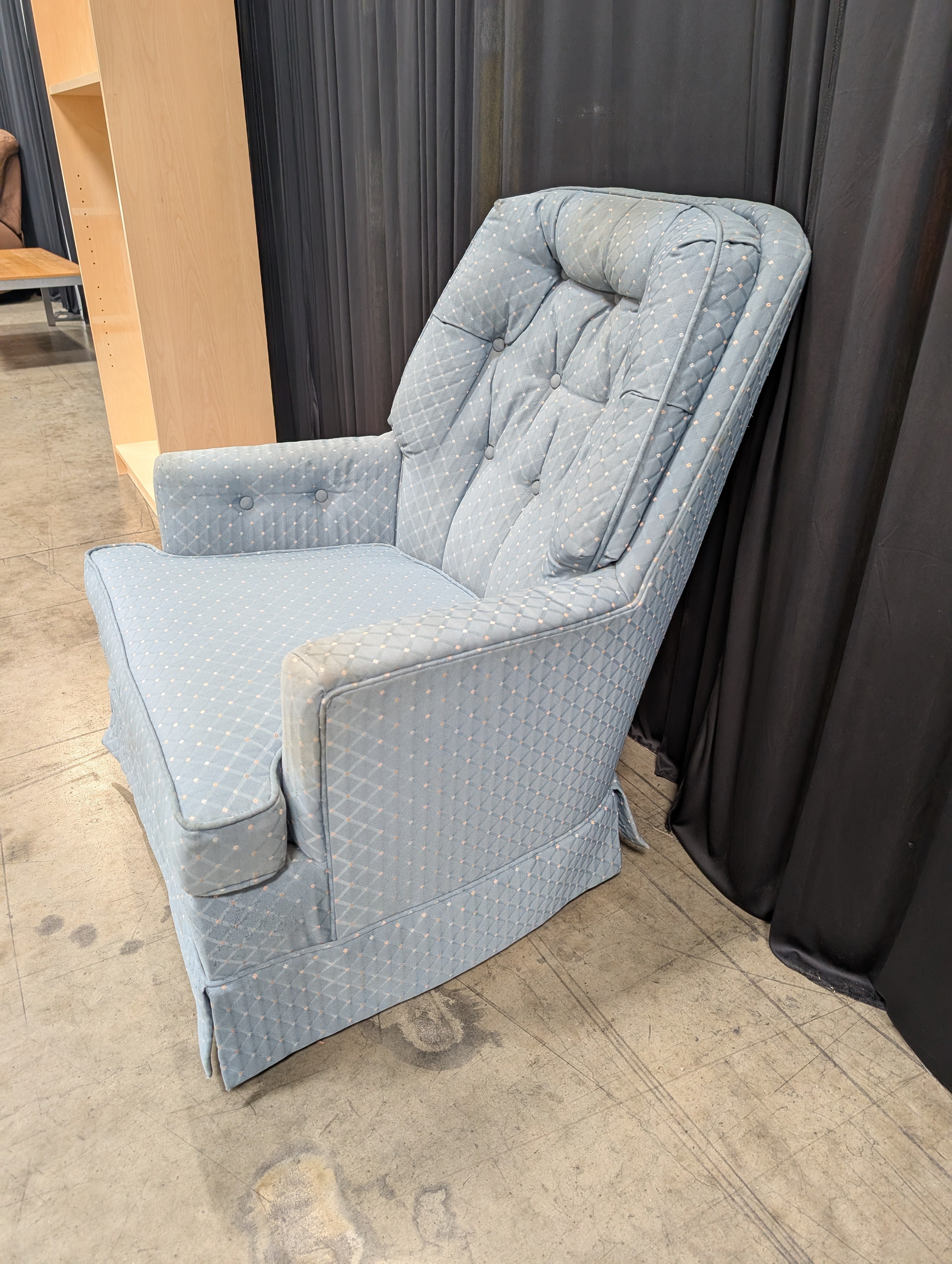 Traditional Light Blue Armchair with Tufted Back