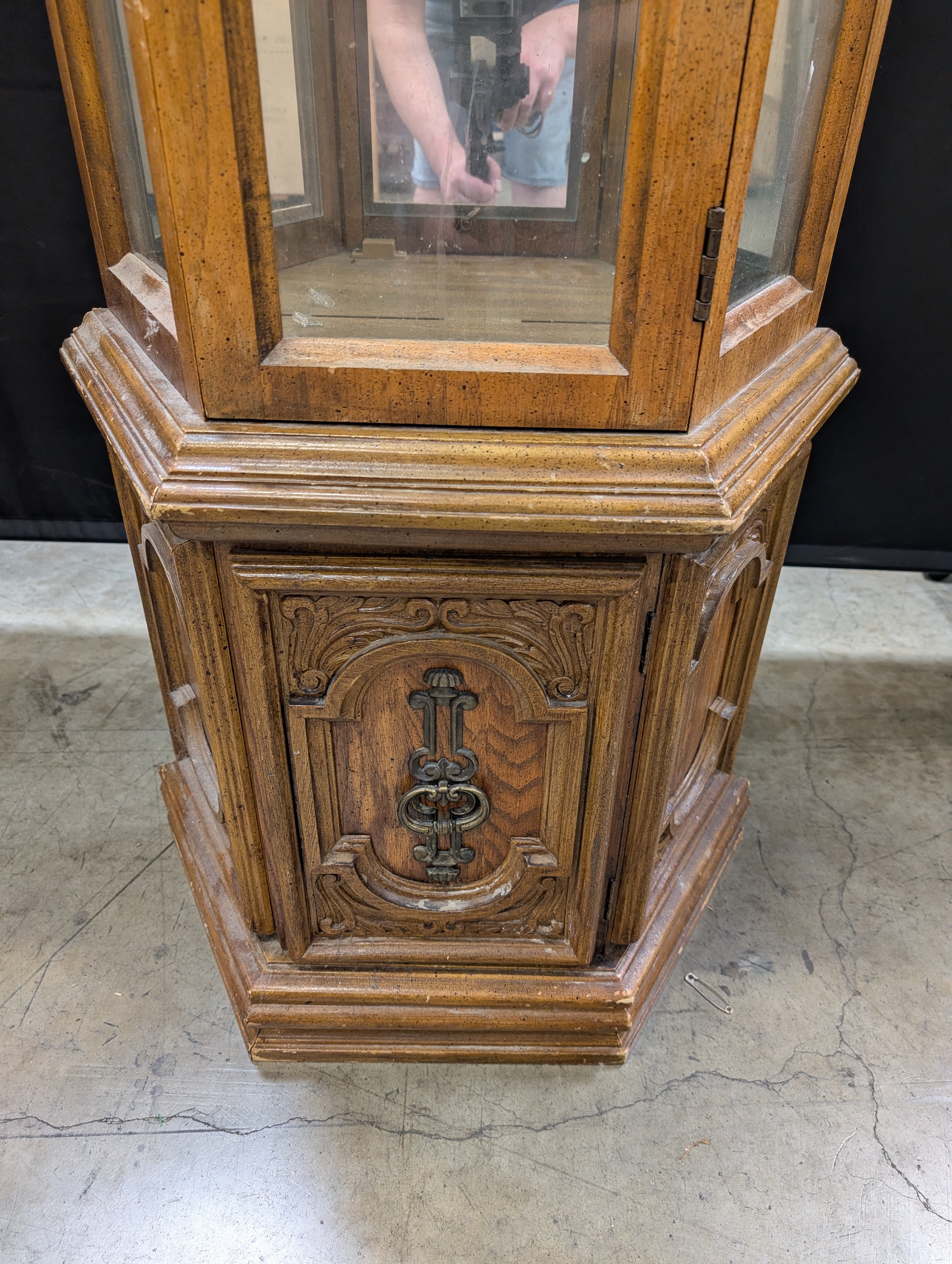 Traditional Hardwood Corner Display Cabinet with Glass Shelves