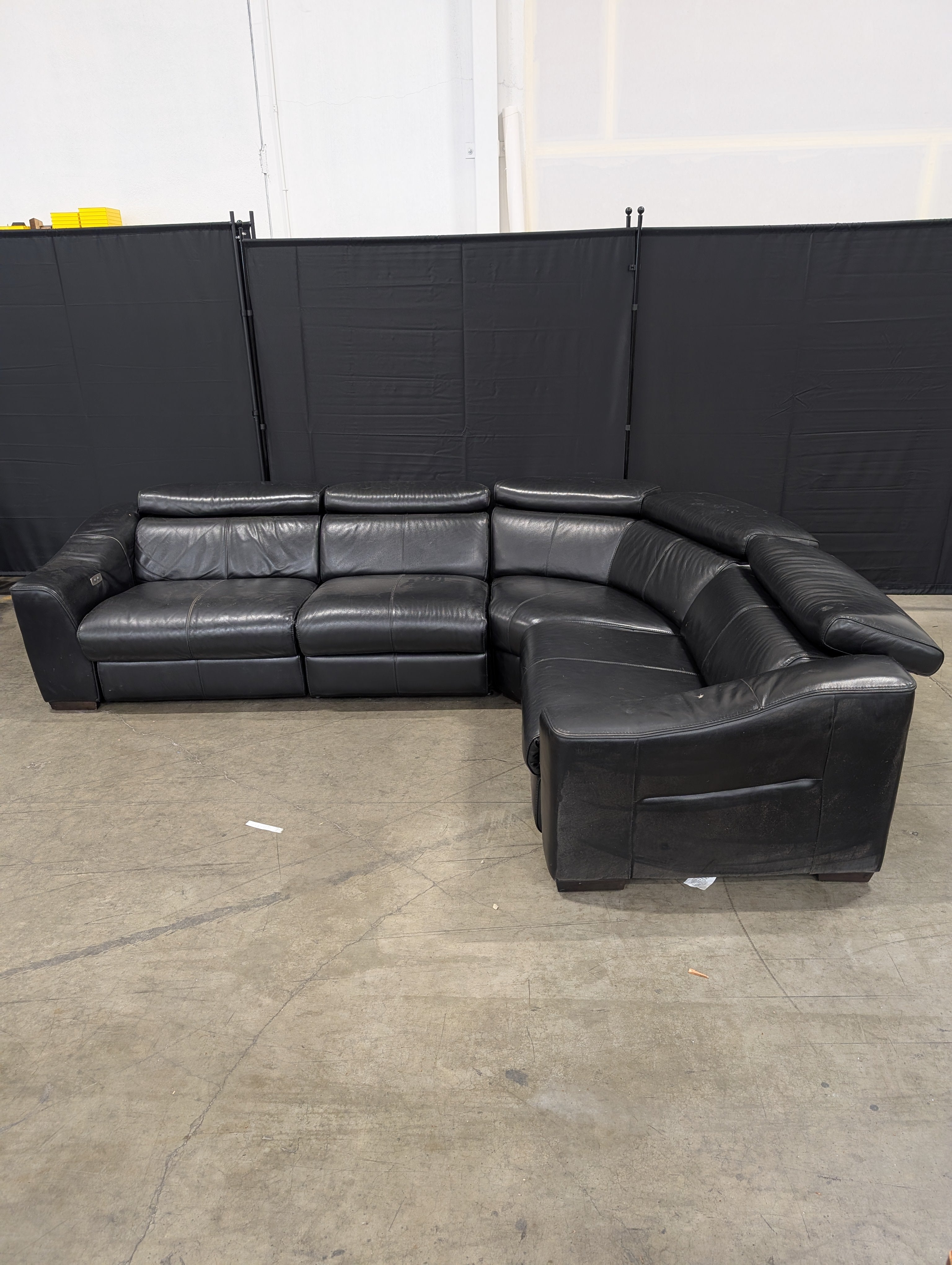 Modern Black Sectional Sofa with Adjustable Headrests