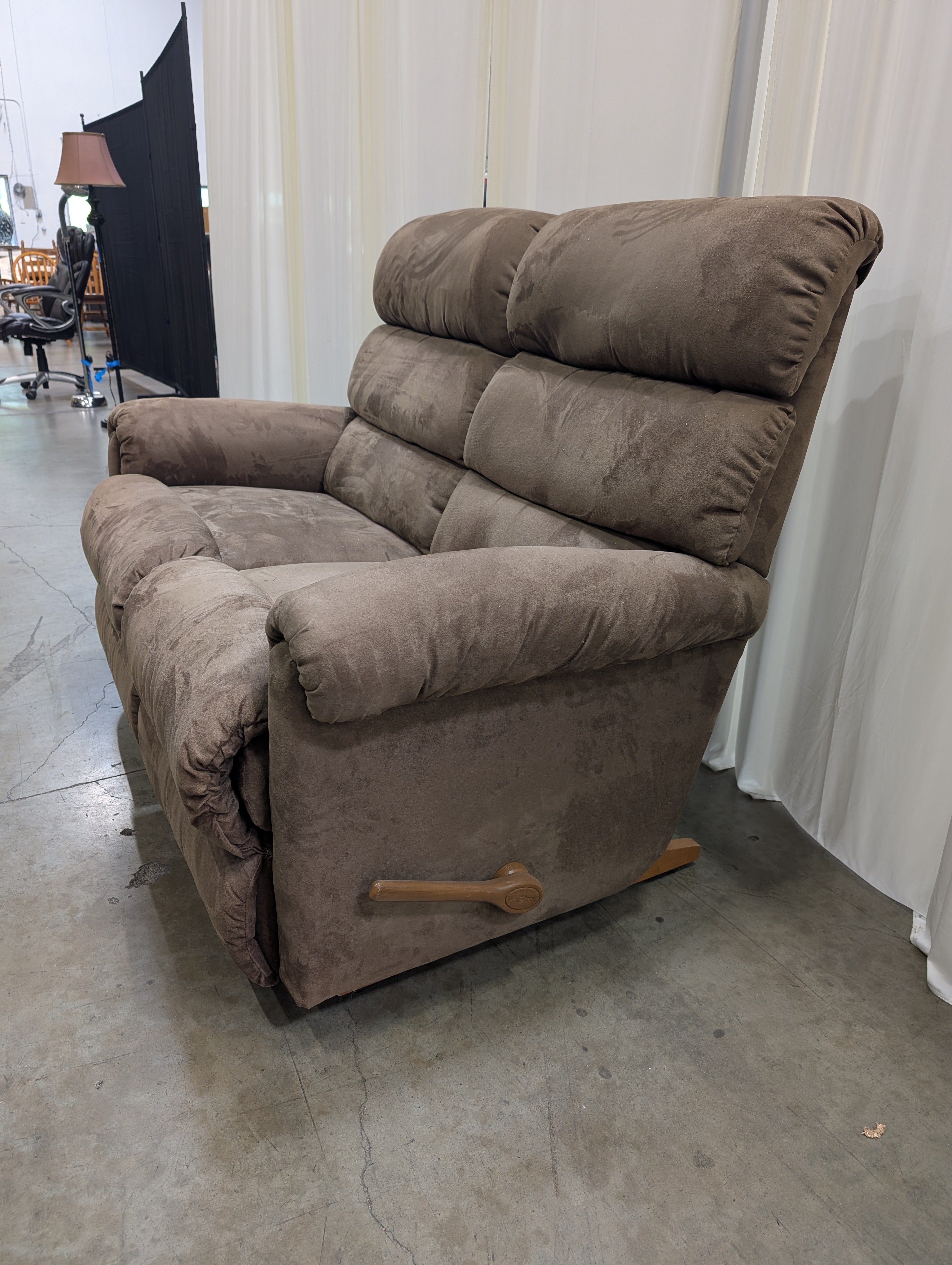 Dual Reclining Two-Seat Loveseat in Brown Microfiber