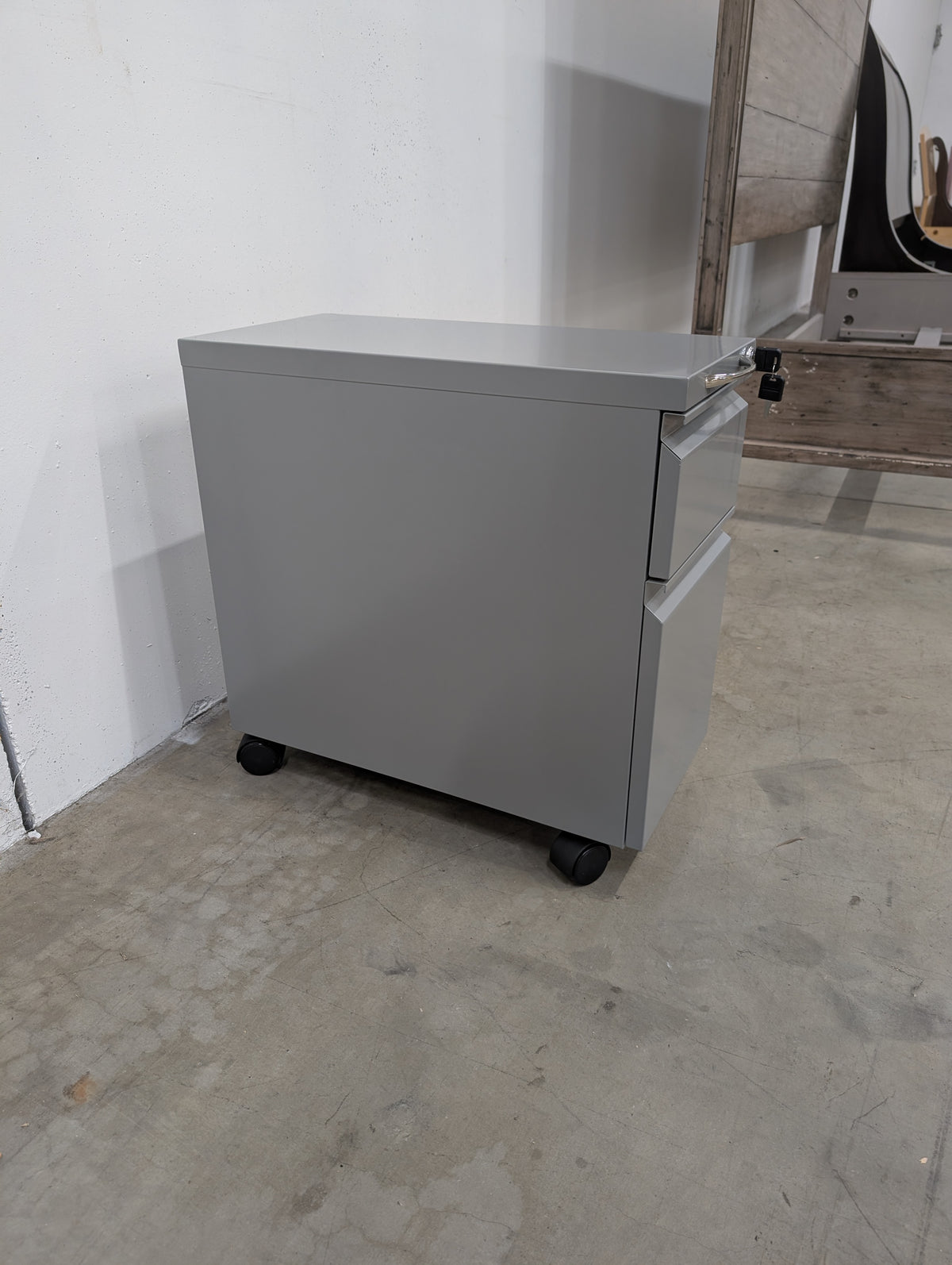 HAT Design Works MPEDBF-10 Mobile Pedestal Slim