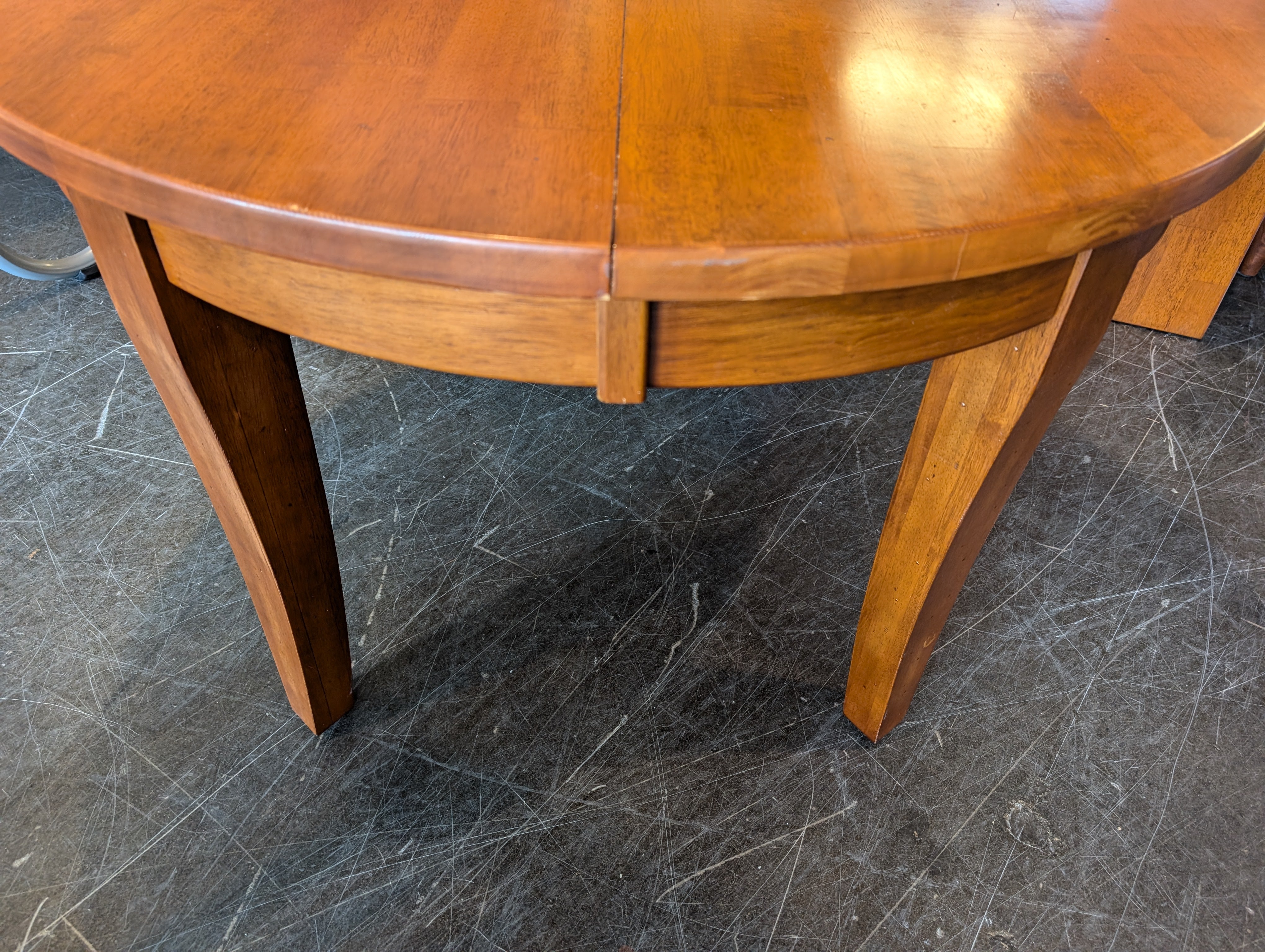 Warm Cherry Finish Extendable Oval Dining Table