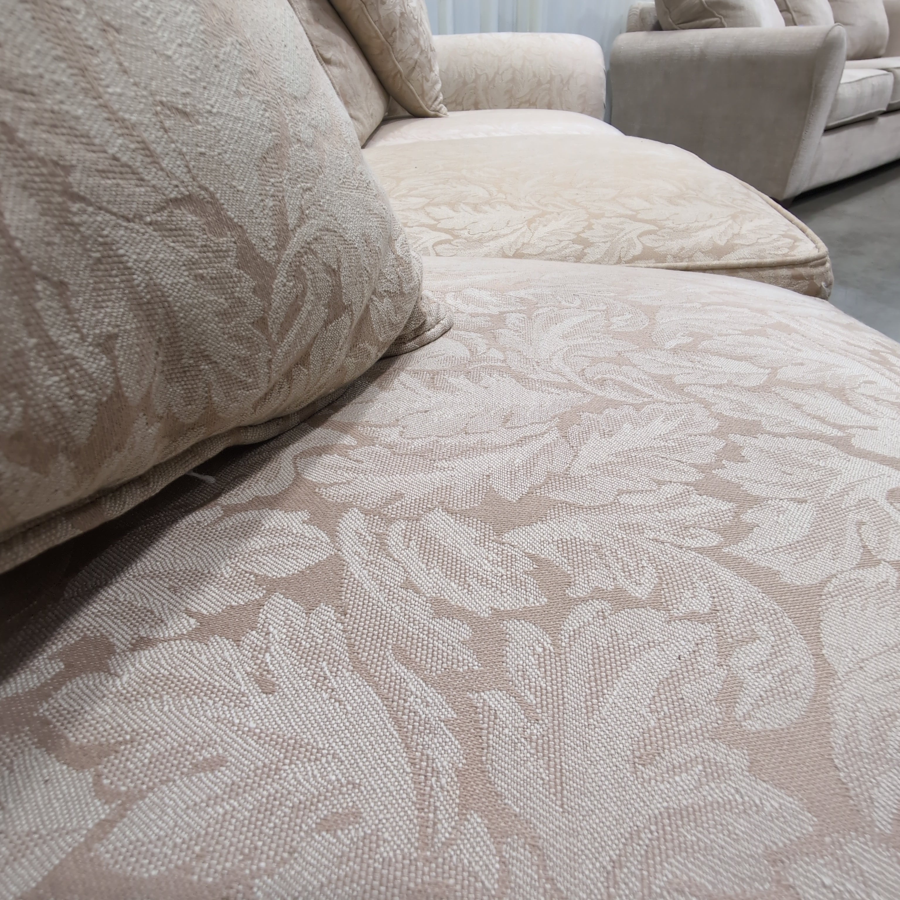 Verity Traditional Rolled Arm Couch with Skirted Base
