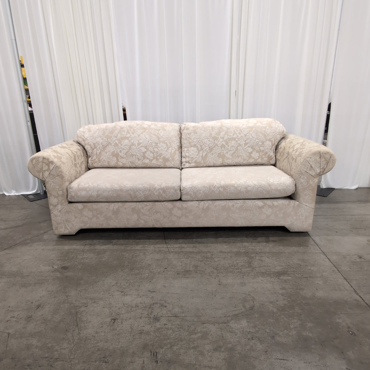 Traditional Rolled Arm Cream Upholstered Couch in Patterned Fabric