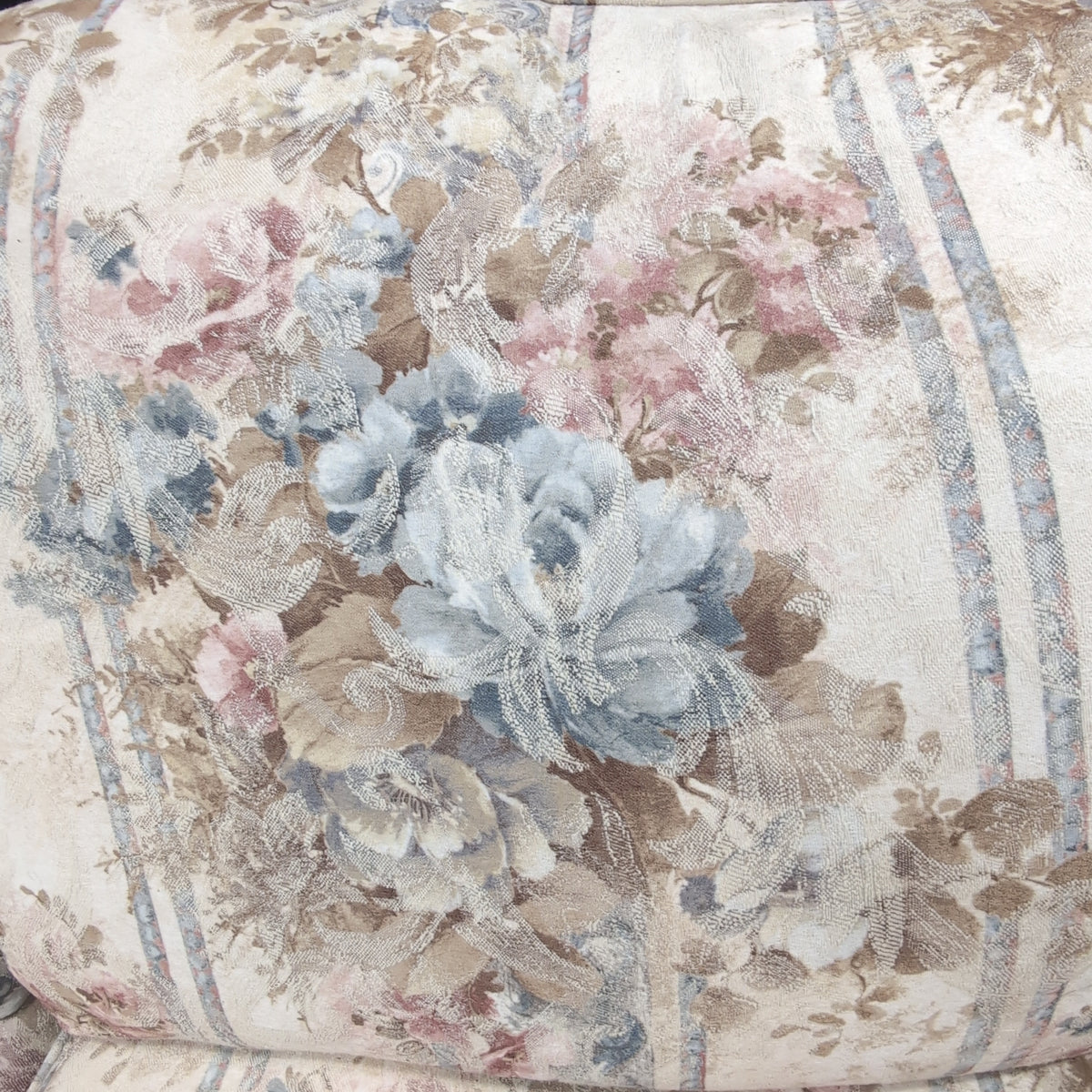 Traditional Floral Pattern Fabric Couch