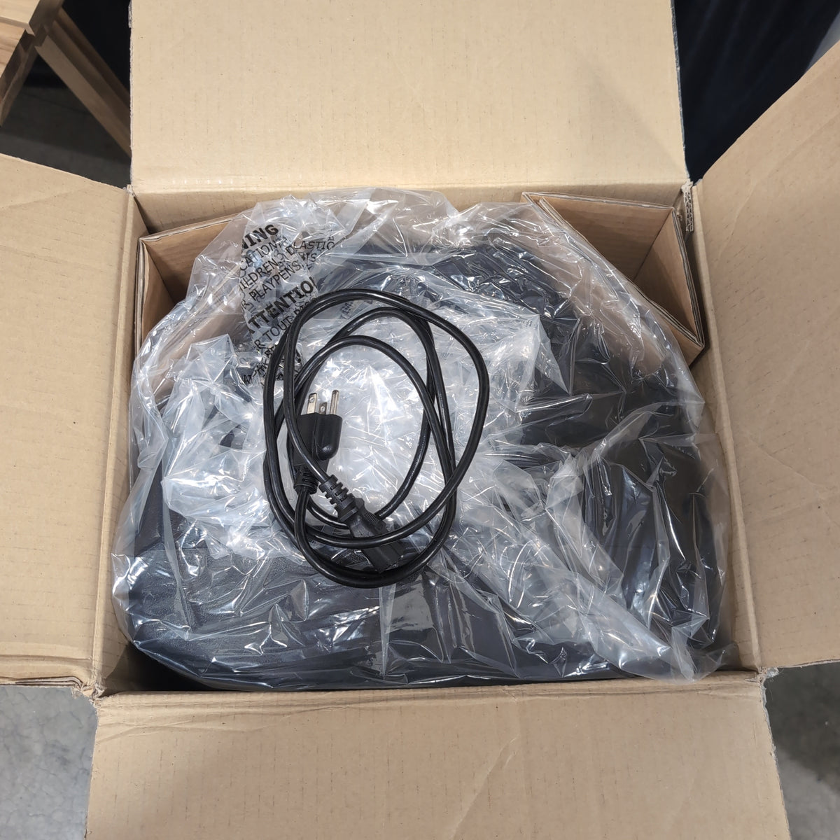 Mackie TH-12A 2-Way 12-Inch Powered Loudspeaker