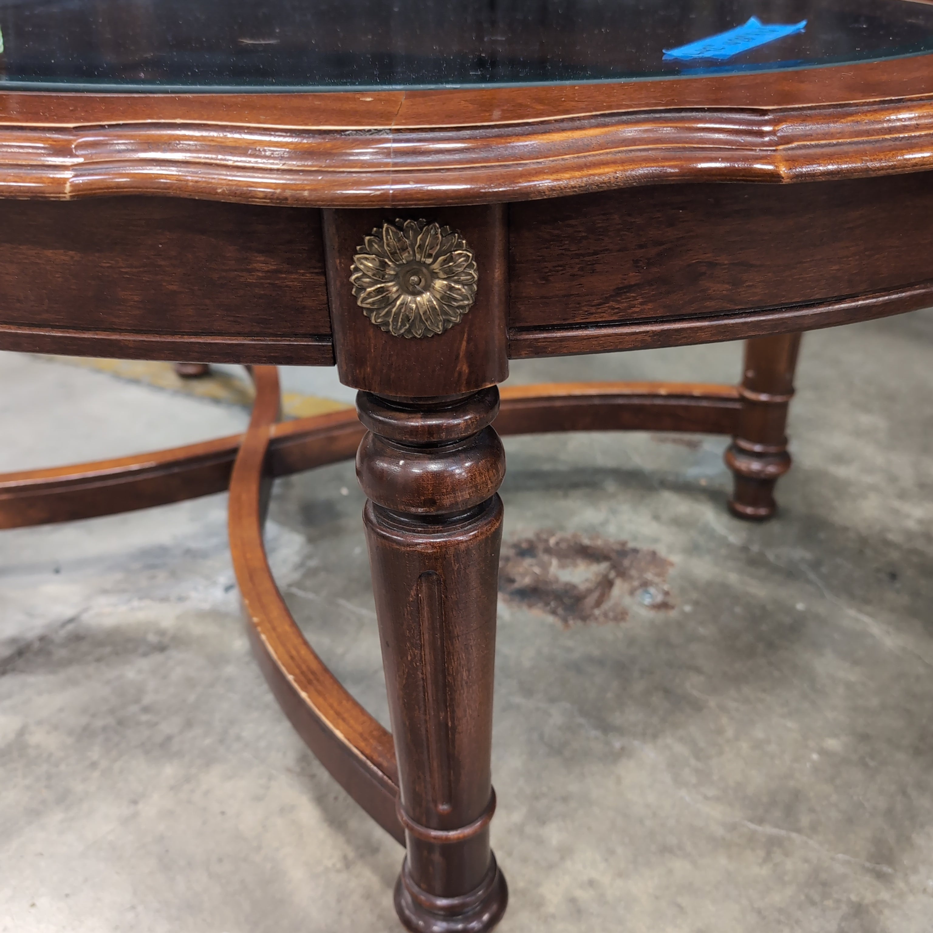 Traditional Oval Coffee Table with Glass Top