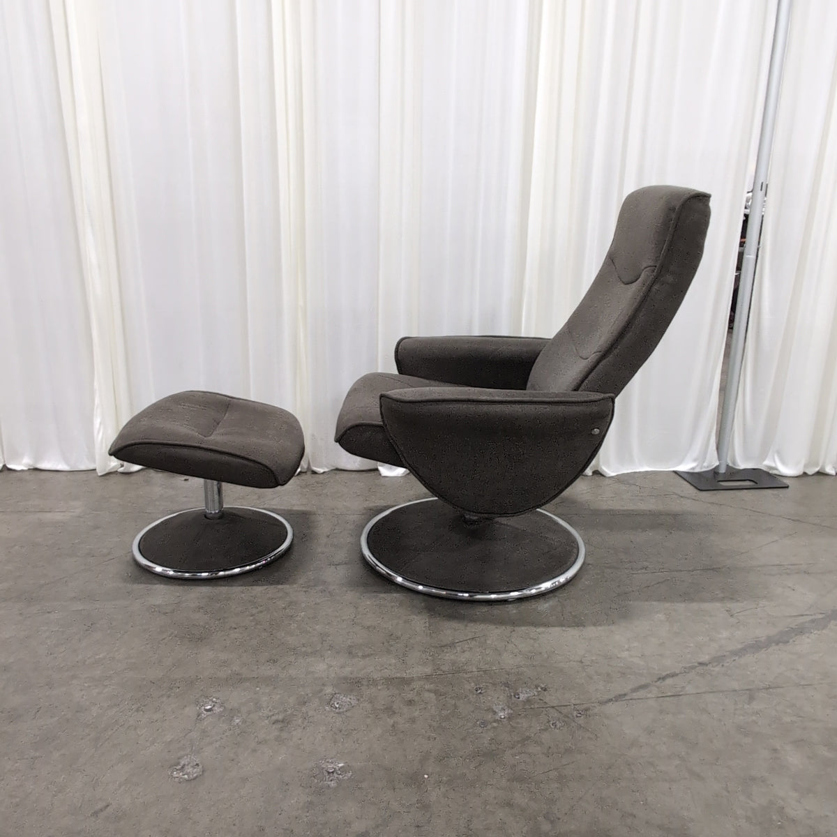 Dark Gray Fabric Upholstered Recliner