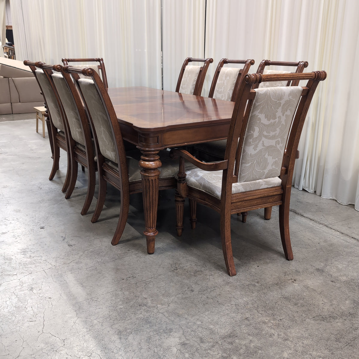 Traditional Dark Wood Dining Table with Turned Legs