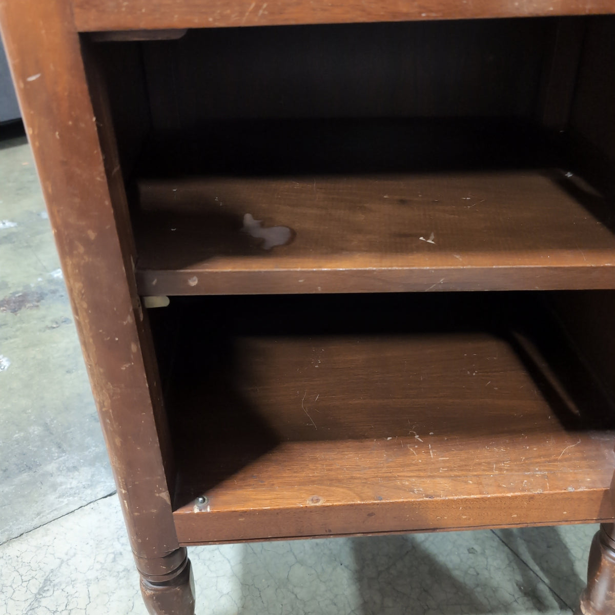 Traditional Reddish-Brown Wood Nightstand with Cabinet Door