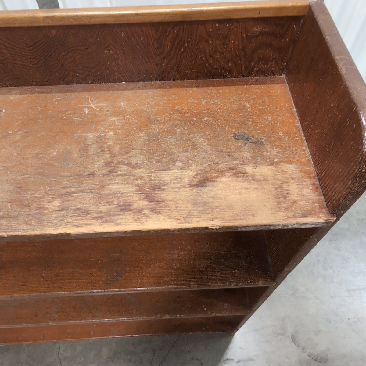 Traditional Brown Three-Shelf Bookcase in Wood