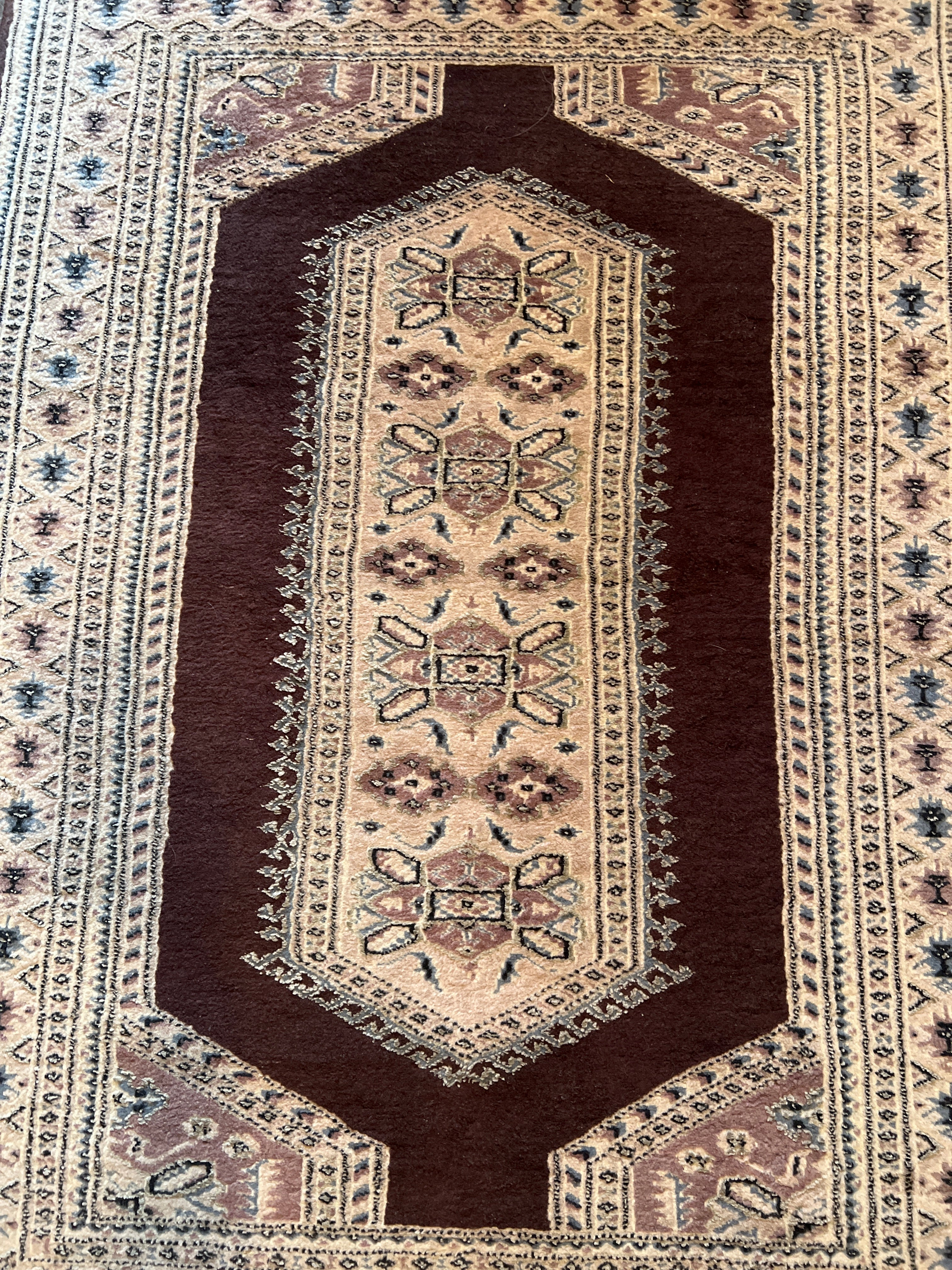 Ornate Traditional Patterned Area Rug (3' x 5')