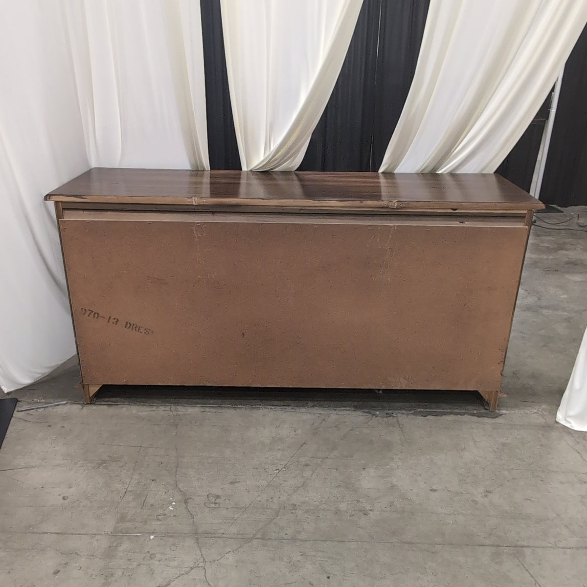 Traditional Dark Wood Nine-Drawer Dresser
