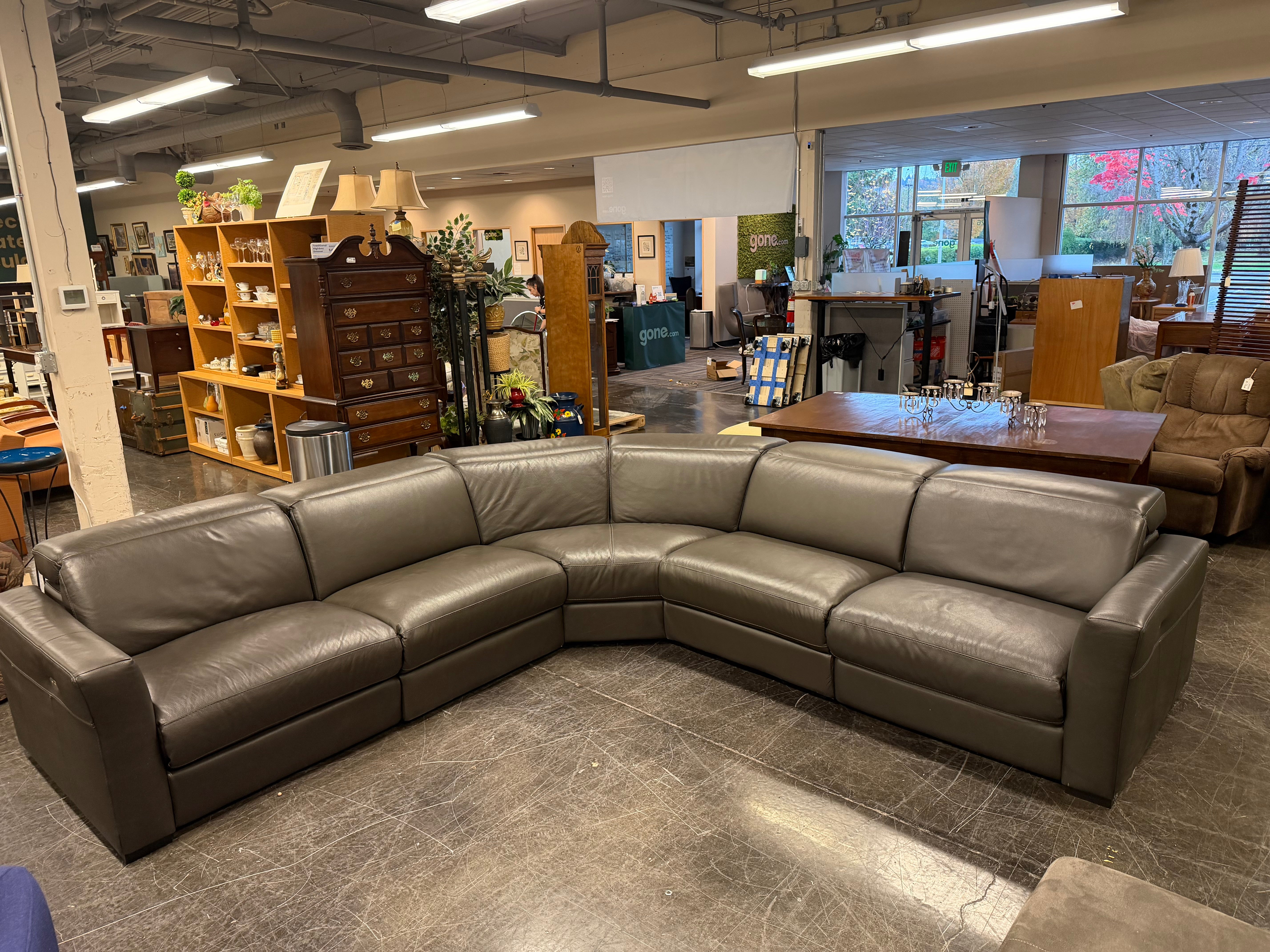 Chateau d'Ax 5 Piece Power Sectional Sofa in Great Condition (Made in Italy)