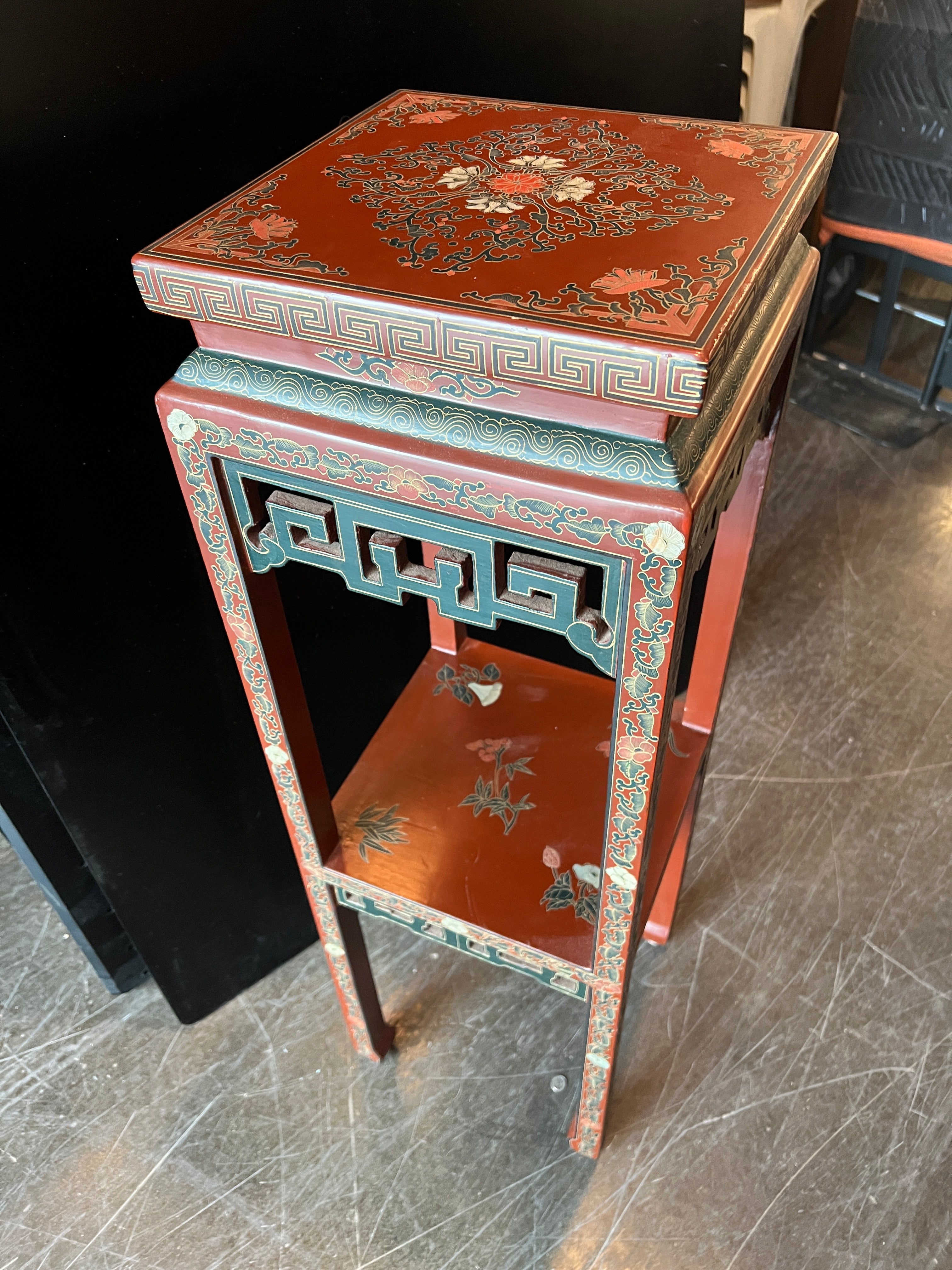 Jinlong Black Lacquered Display Stand