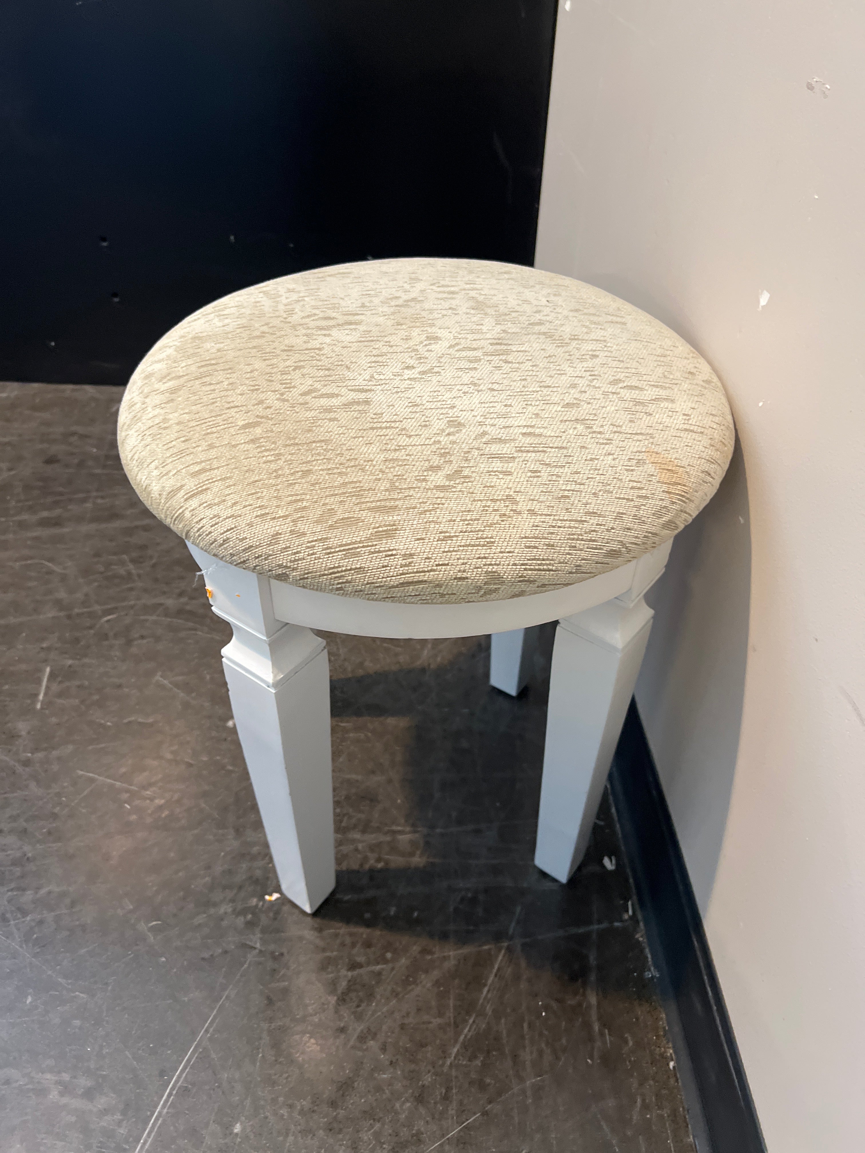Poundex White Vanity Stool with Upholstered Seat