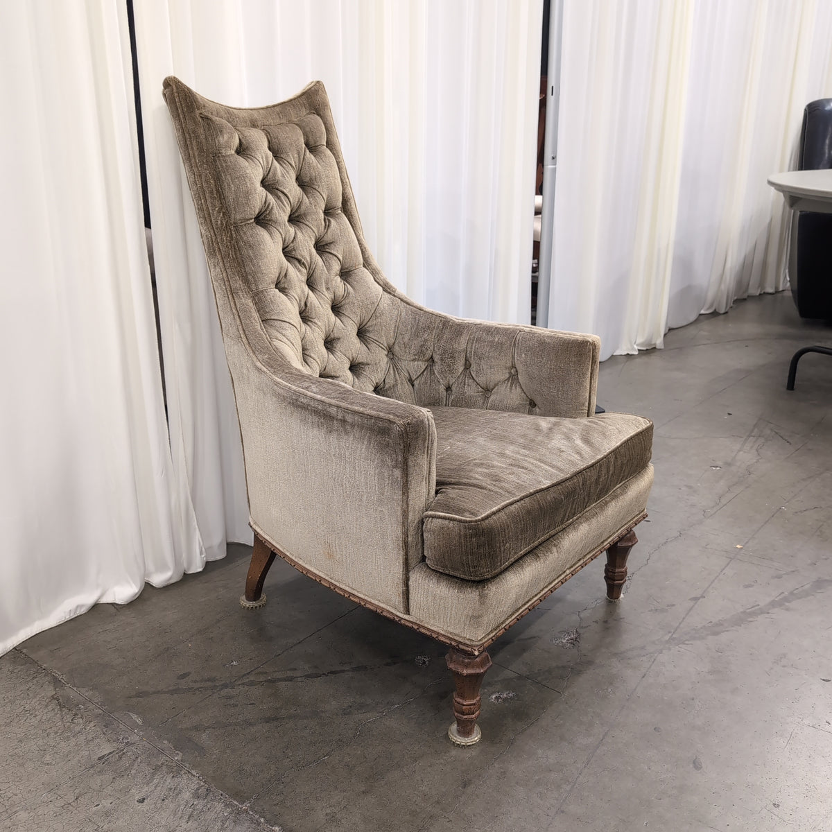Olive Green Tufted Velvet Arm Chair