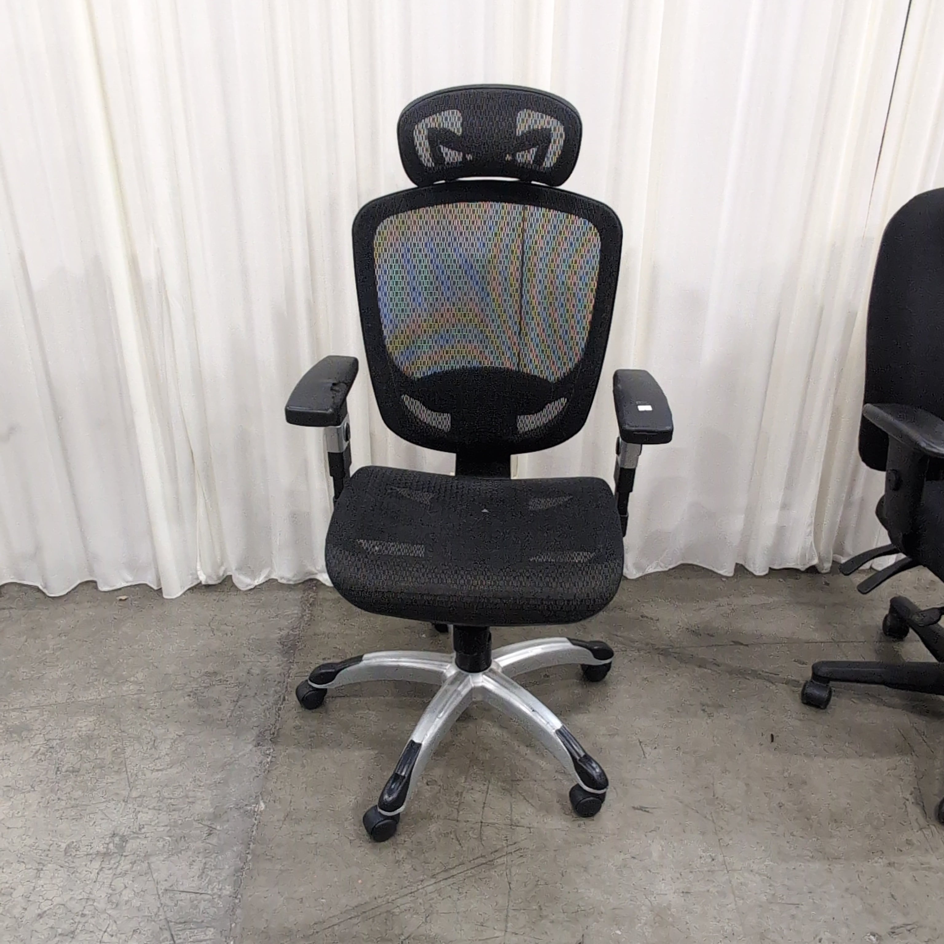 Black Mesh Ergonomic Office Chair with Headrest