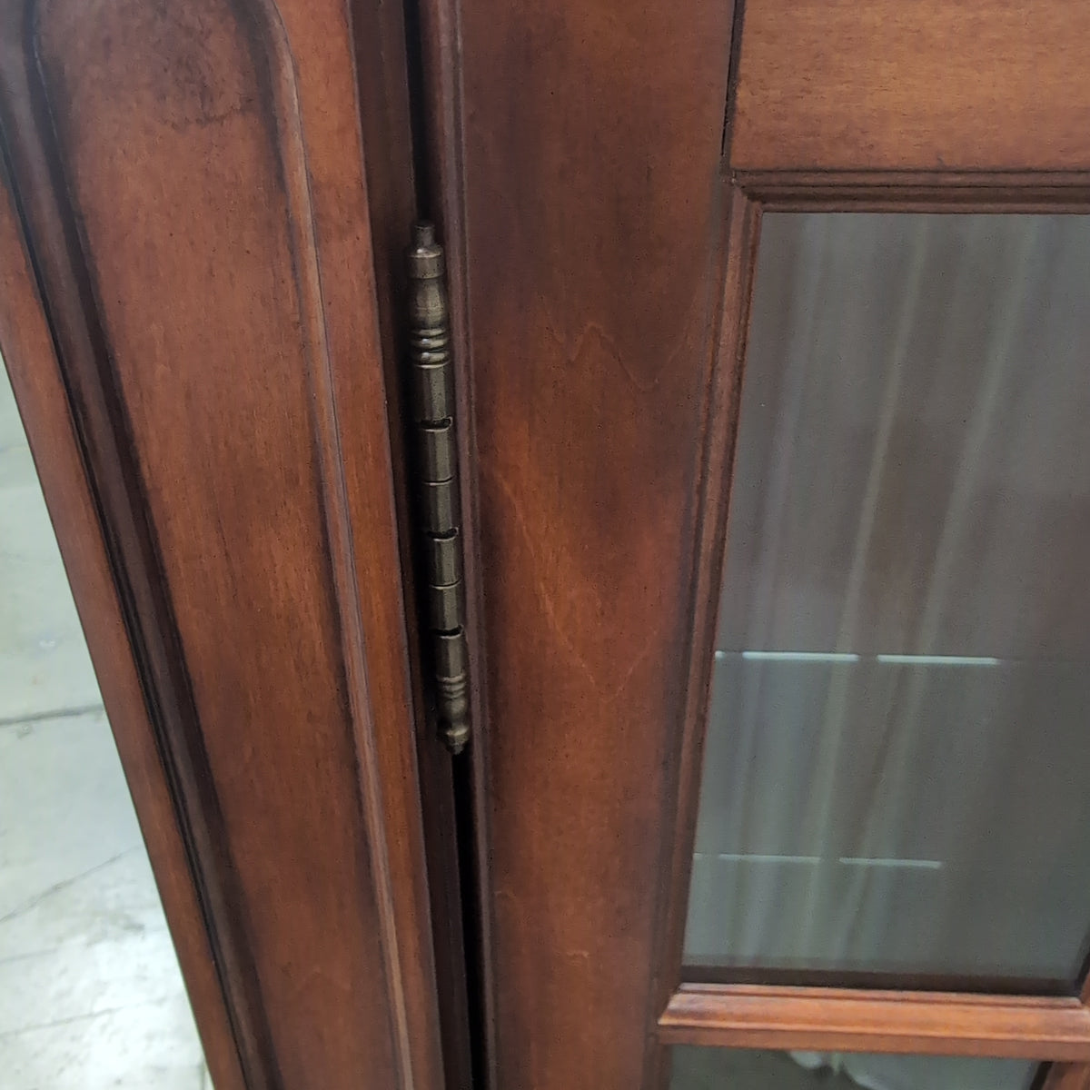 Traditional Dark Wood China Cabinet with Glass Doors
