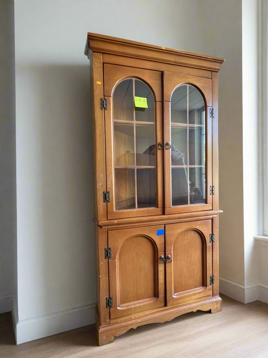 Maple Corner Display Hutch