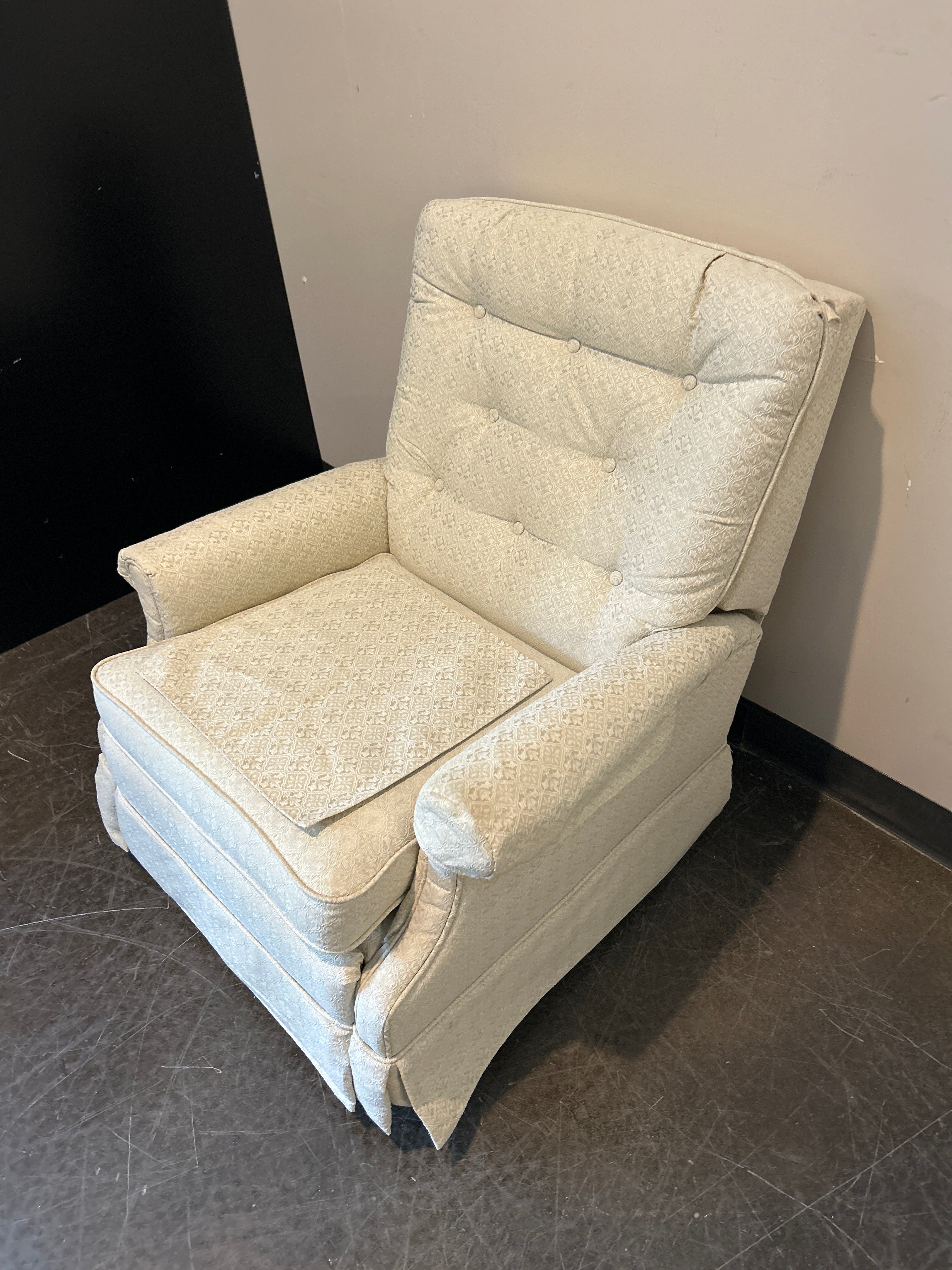 Barcalounger Beige Recliner Chair – Tufted Back & Rolled Arms