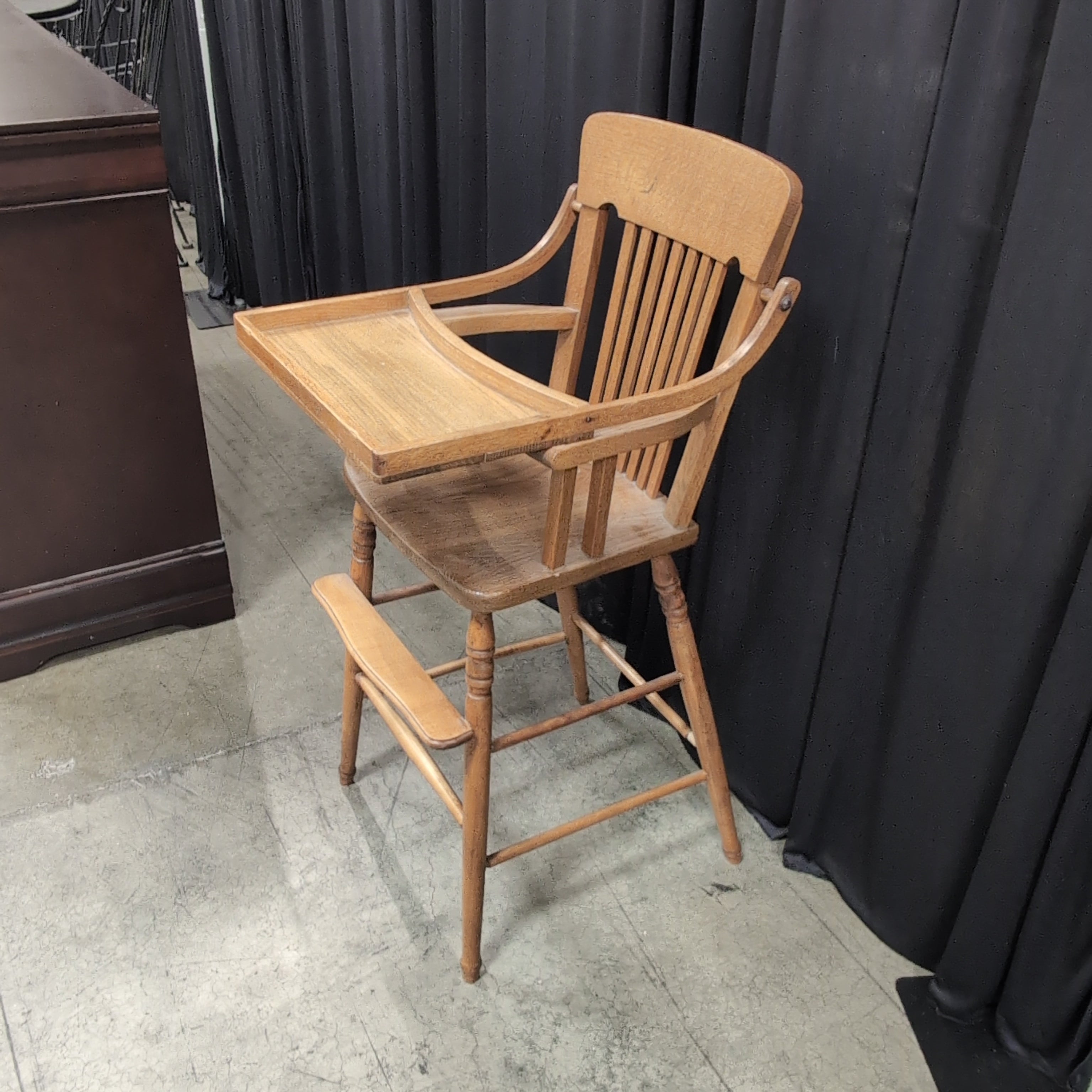 Natural Wood Traditional High Chair with Removable Tray