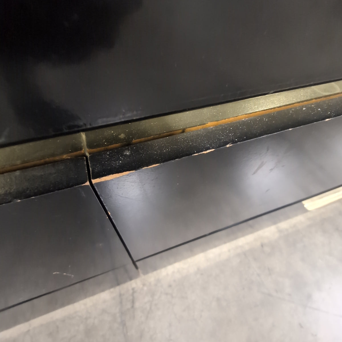 Black Glossy Six-Drawer Dresser with Mirror