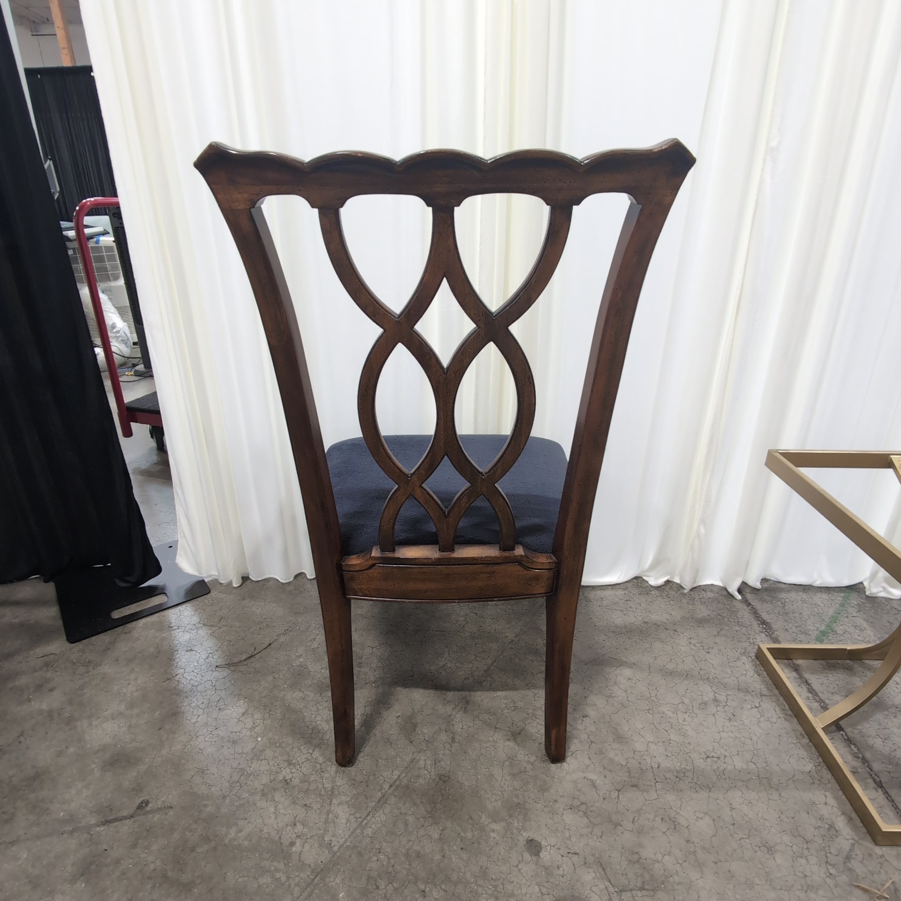 Traditional Dark Wood Dining Table with Cabriole Legs
