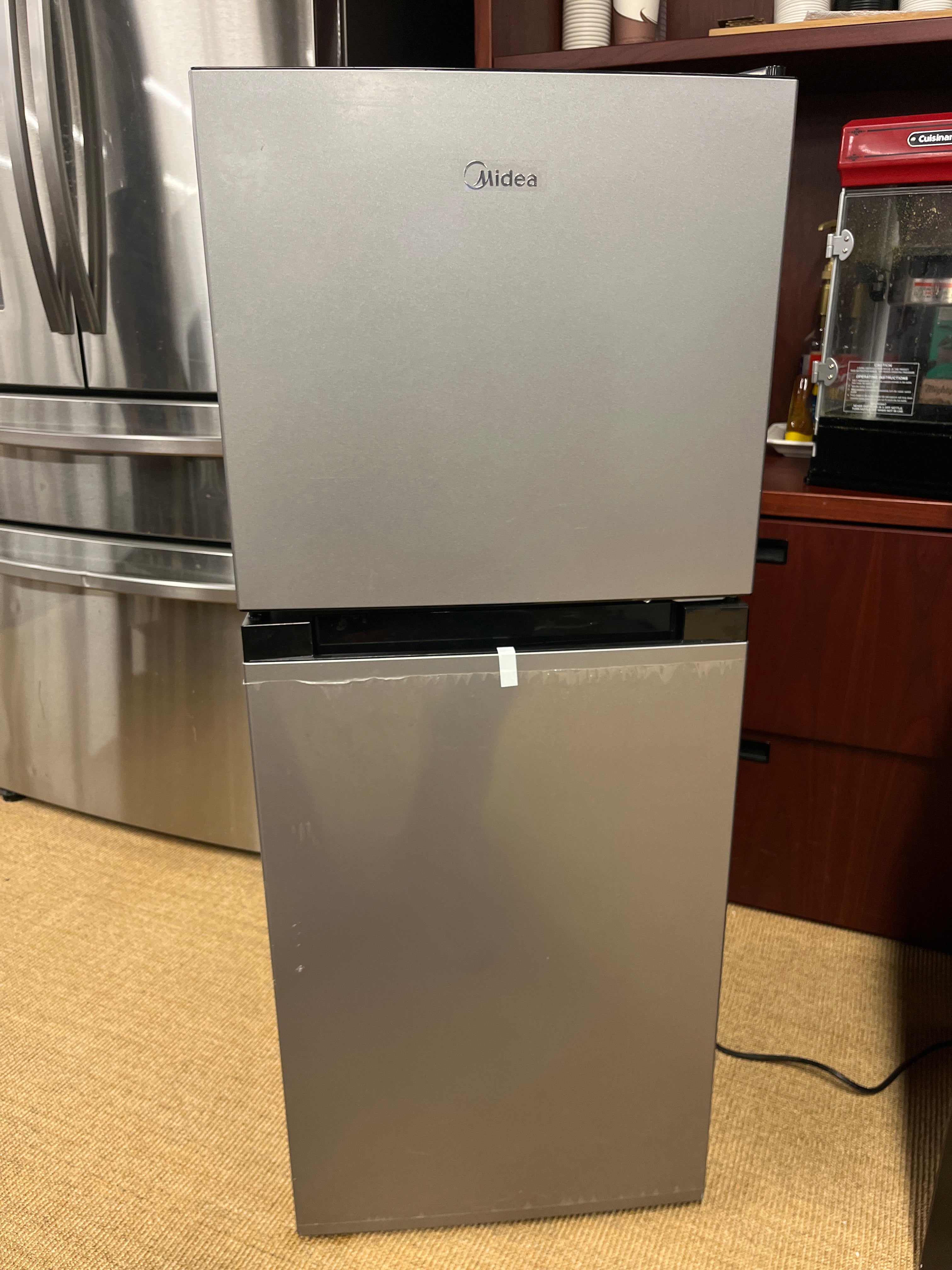 MIDEA  4.5 CUFT Mini Fridge