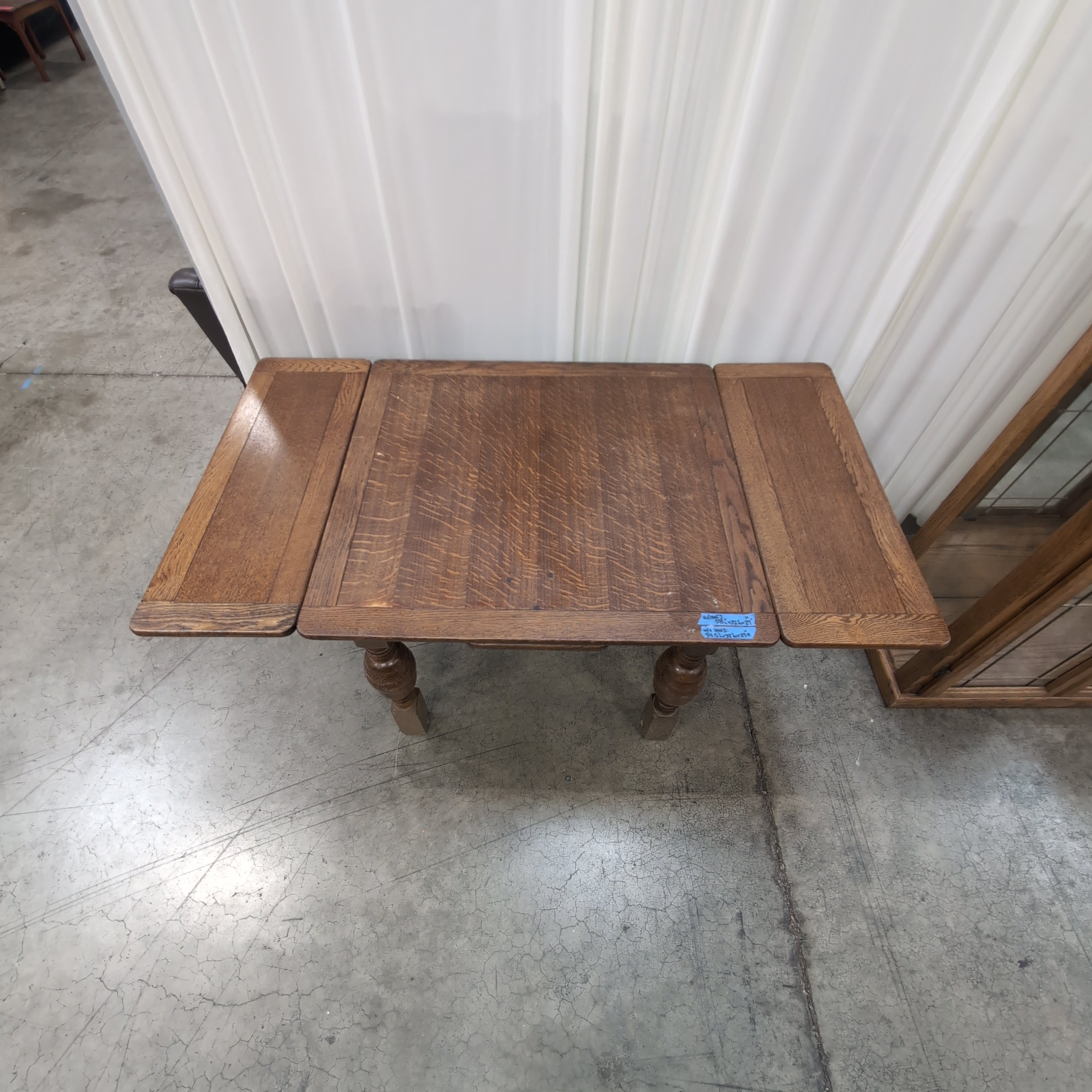 Brown Quarter Sawn Oak Drop-Leaf Dining Table with Turned Legs