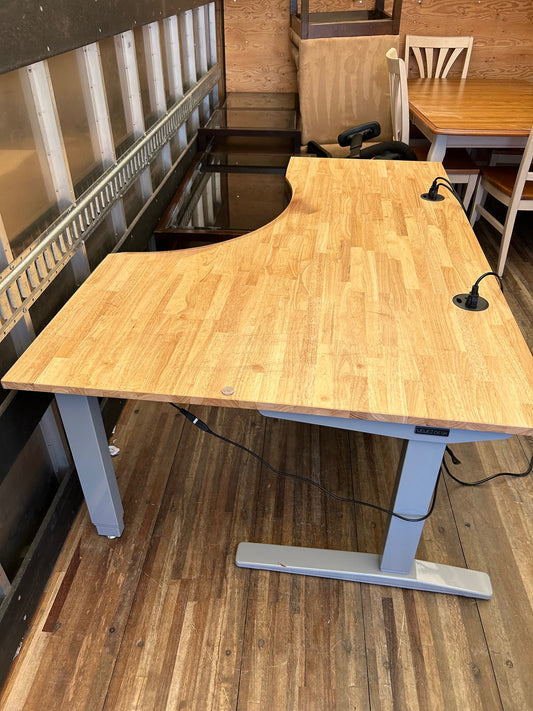 Uplift Sit/Stand Desk, Butcher Block with Outlets