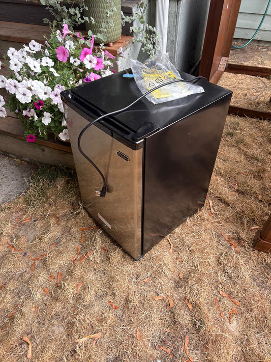 Whynter Compact Refrigerator - Stainless Steel