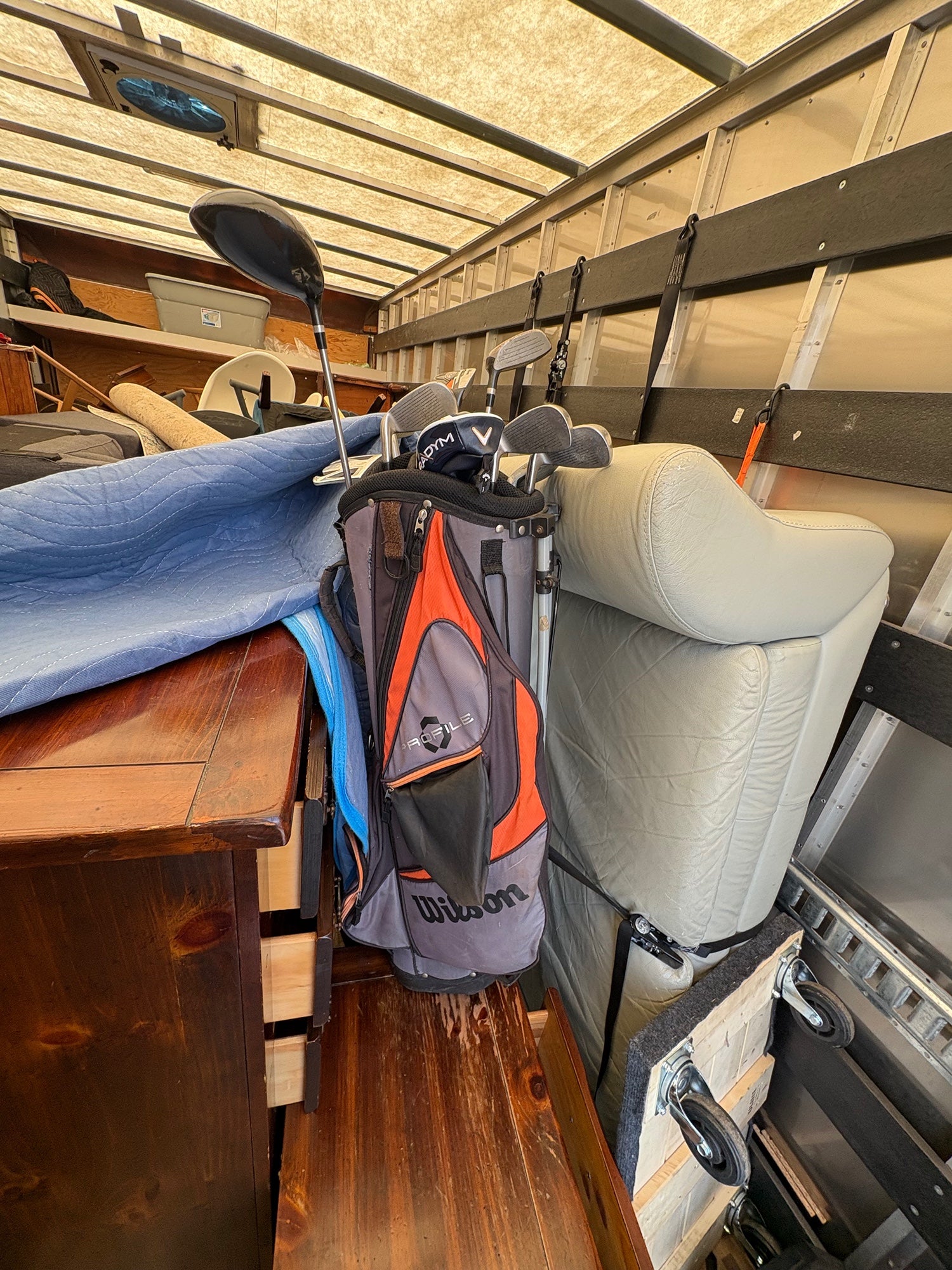Wilson Profile Golf Bag: Gray and Orange Carry Bag