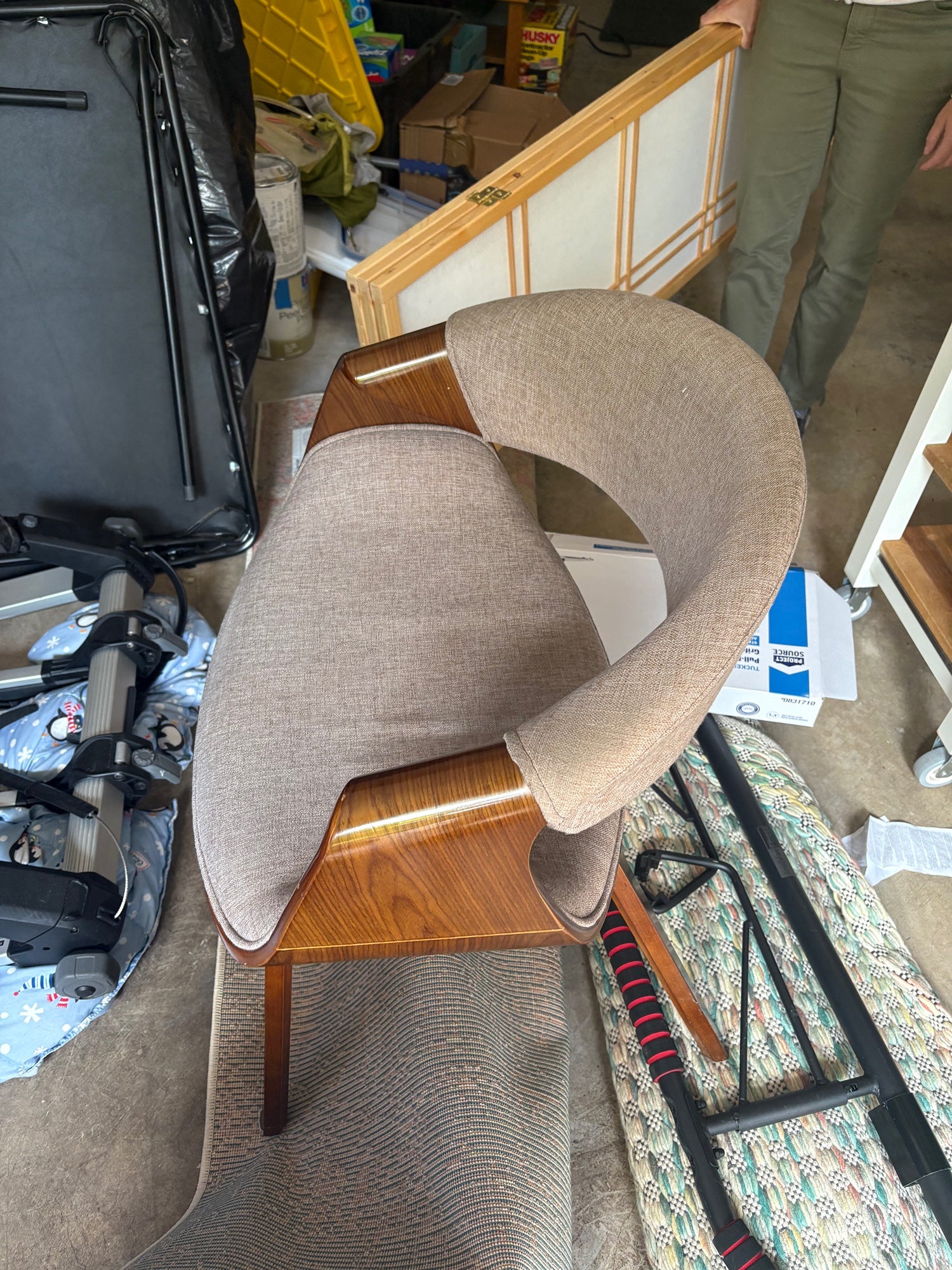 HUSKY Mid-Century Modern Accent Chair