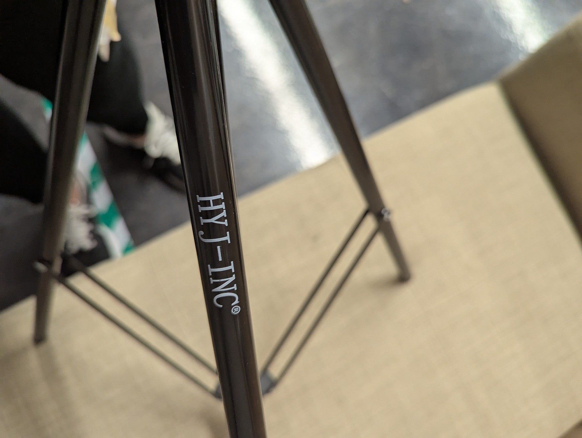 HYJ-INC Sturdy Black Metal Tripod