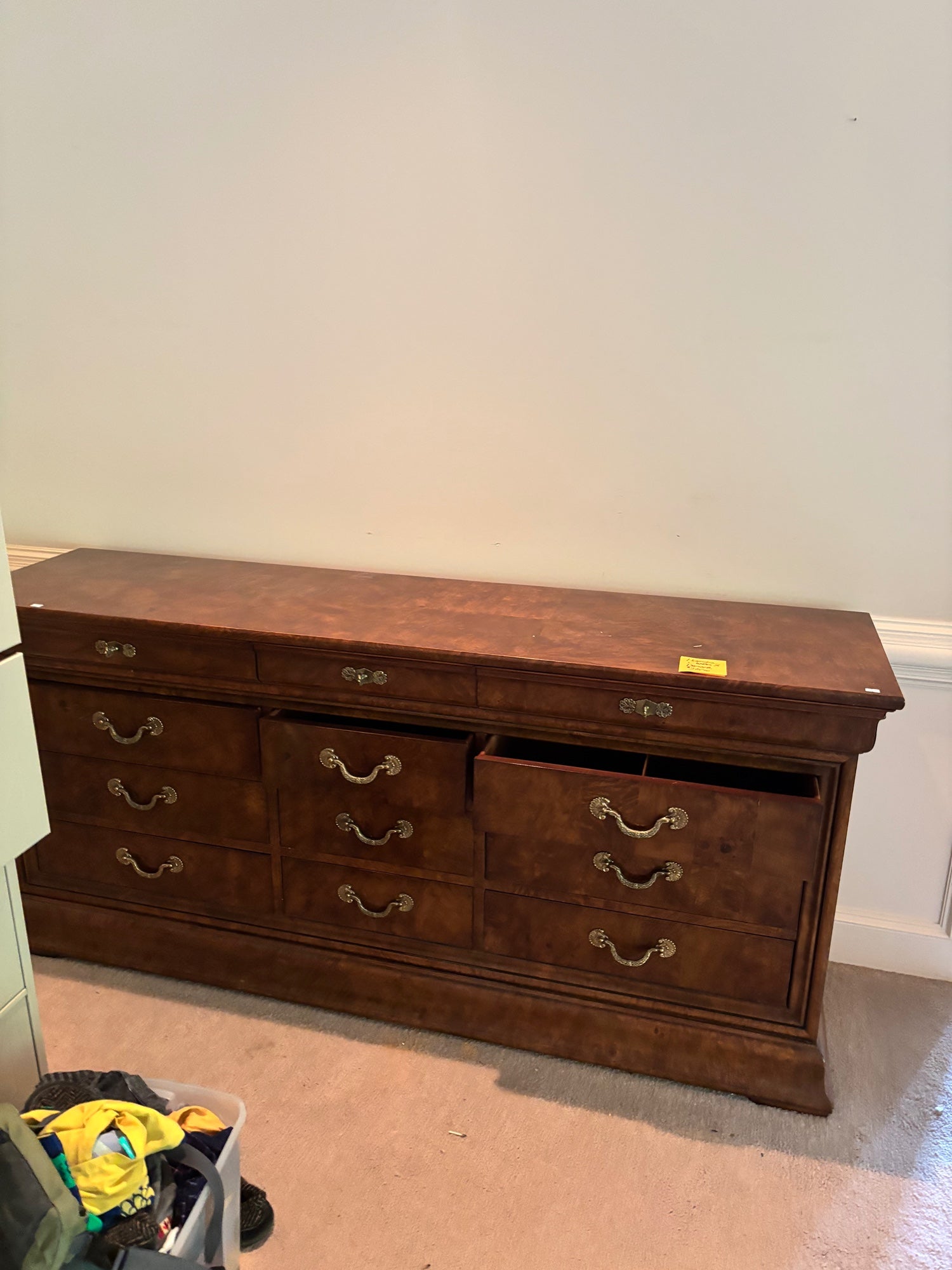 Henredon Charles X Hardwood 12 Drawer Dresser in Great Condition
