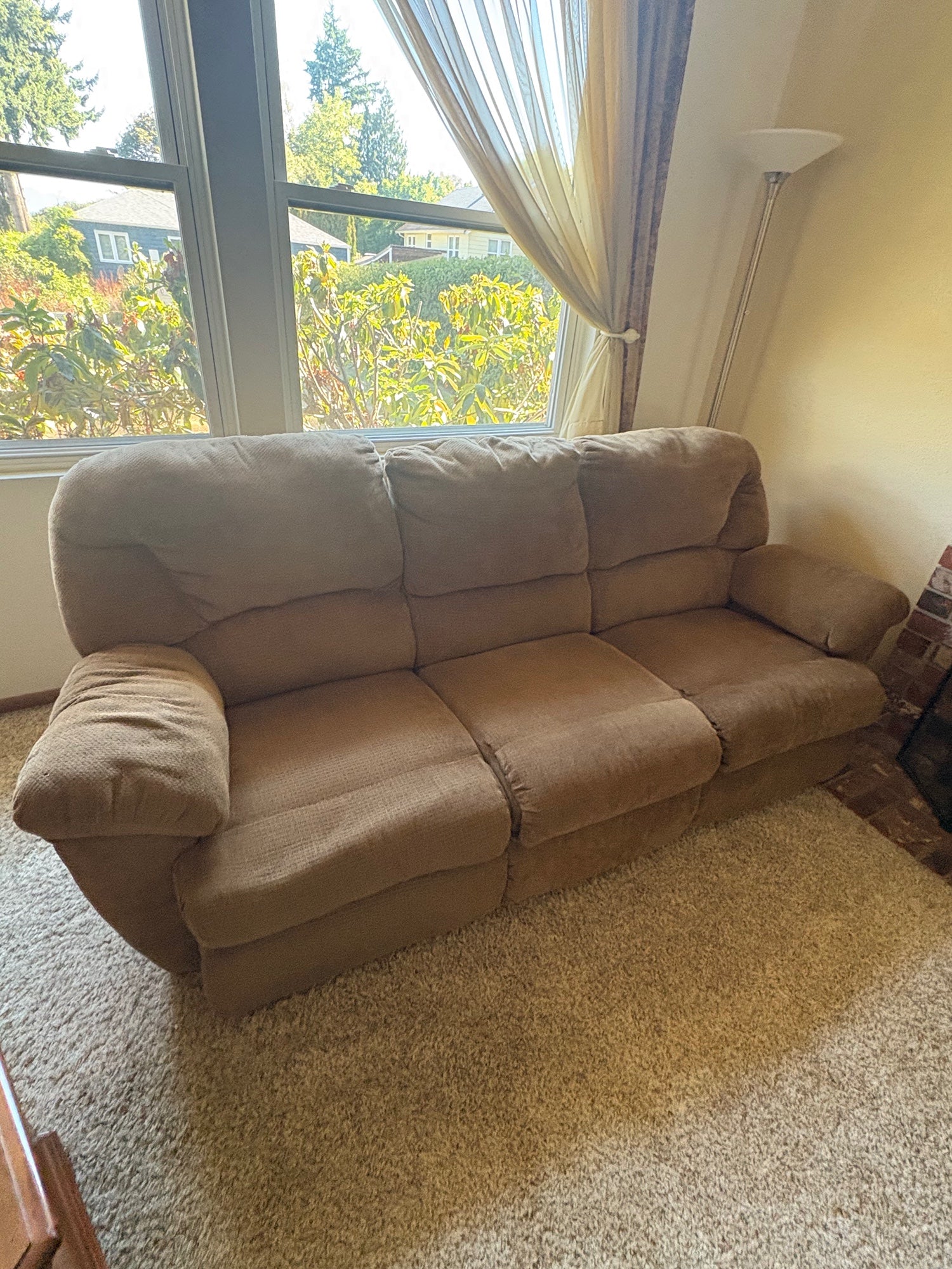 *** Only one side works***Plush Brown Reclining Sofa