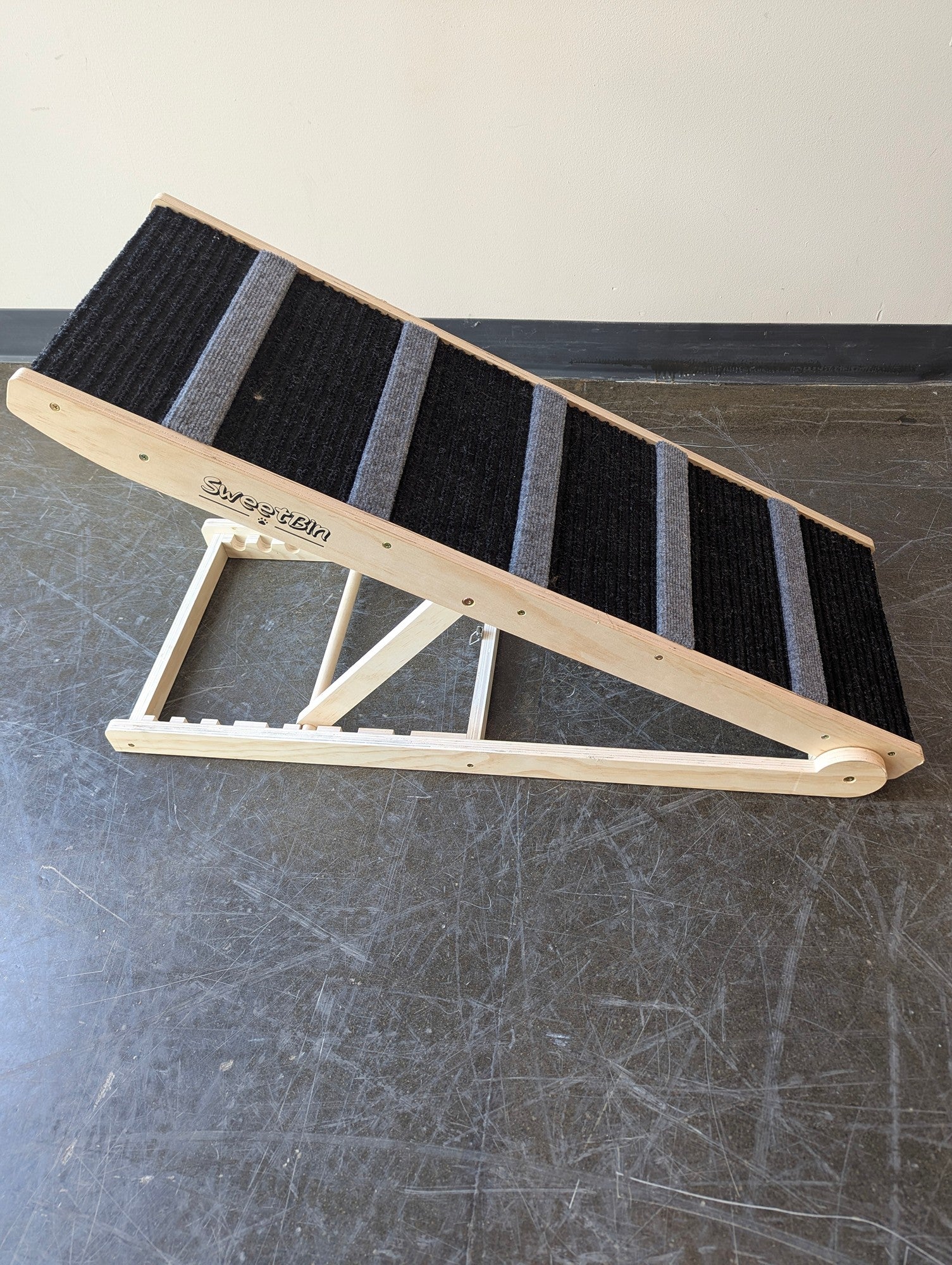 SweetBin Pet Ramp: Sturdy Wooden Pet Steps with Carpeted Surface