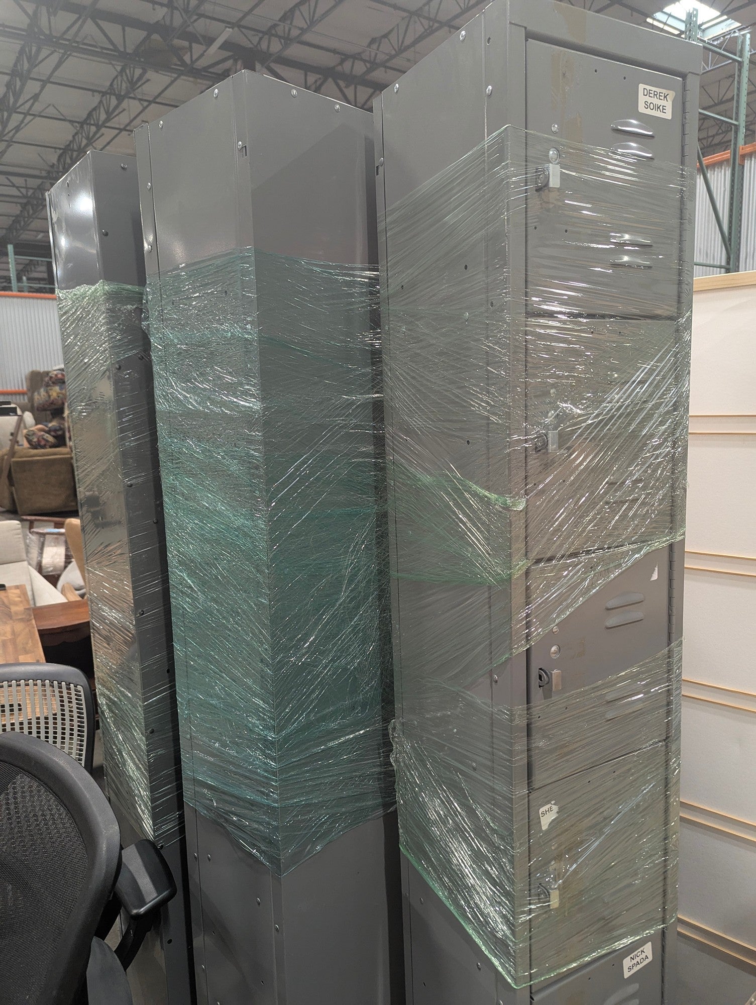 Industrial Grey Metal Multi-Compartment Locker Unit ( WAREHOUSE SALE)
