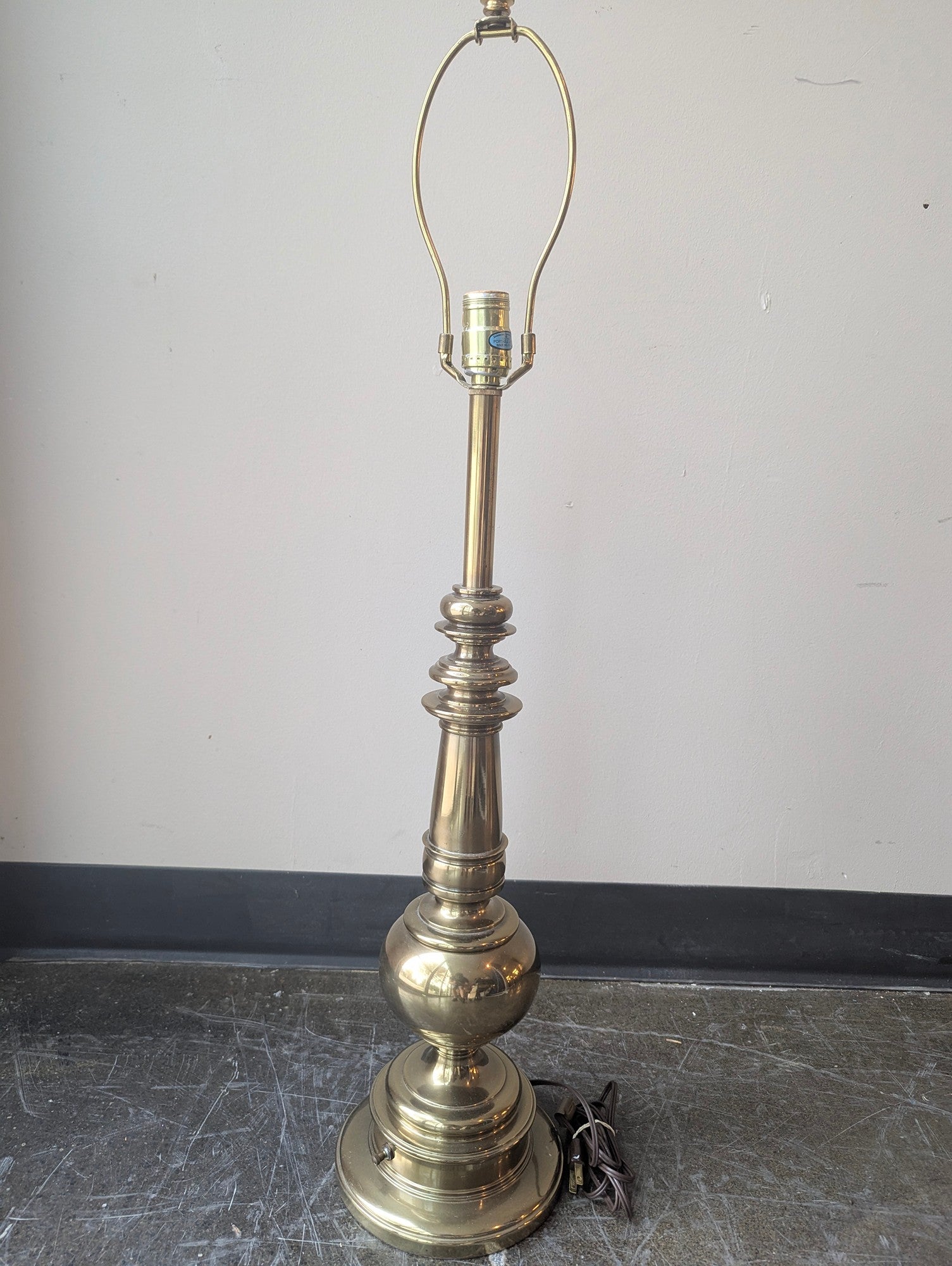 Vintage Brass Table Lamp with Ornate Turned Column