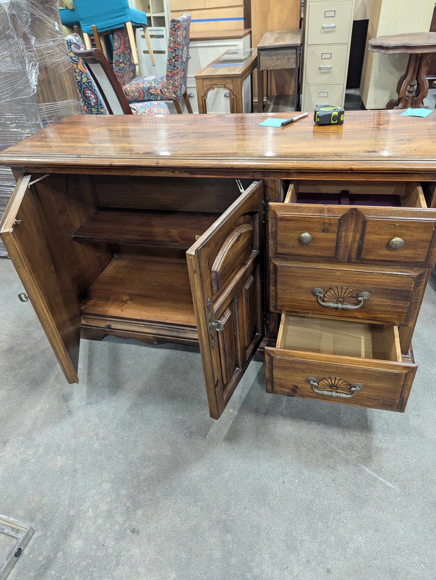 Traditional Dark Wood Sideboard with Drawers and Cabinets