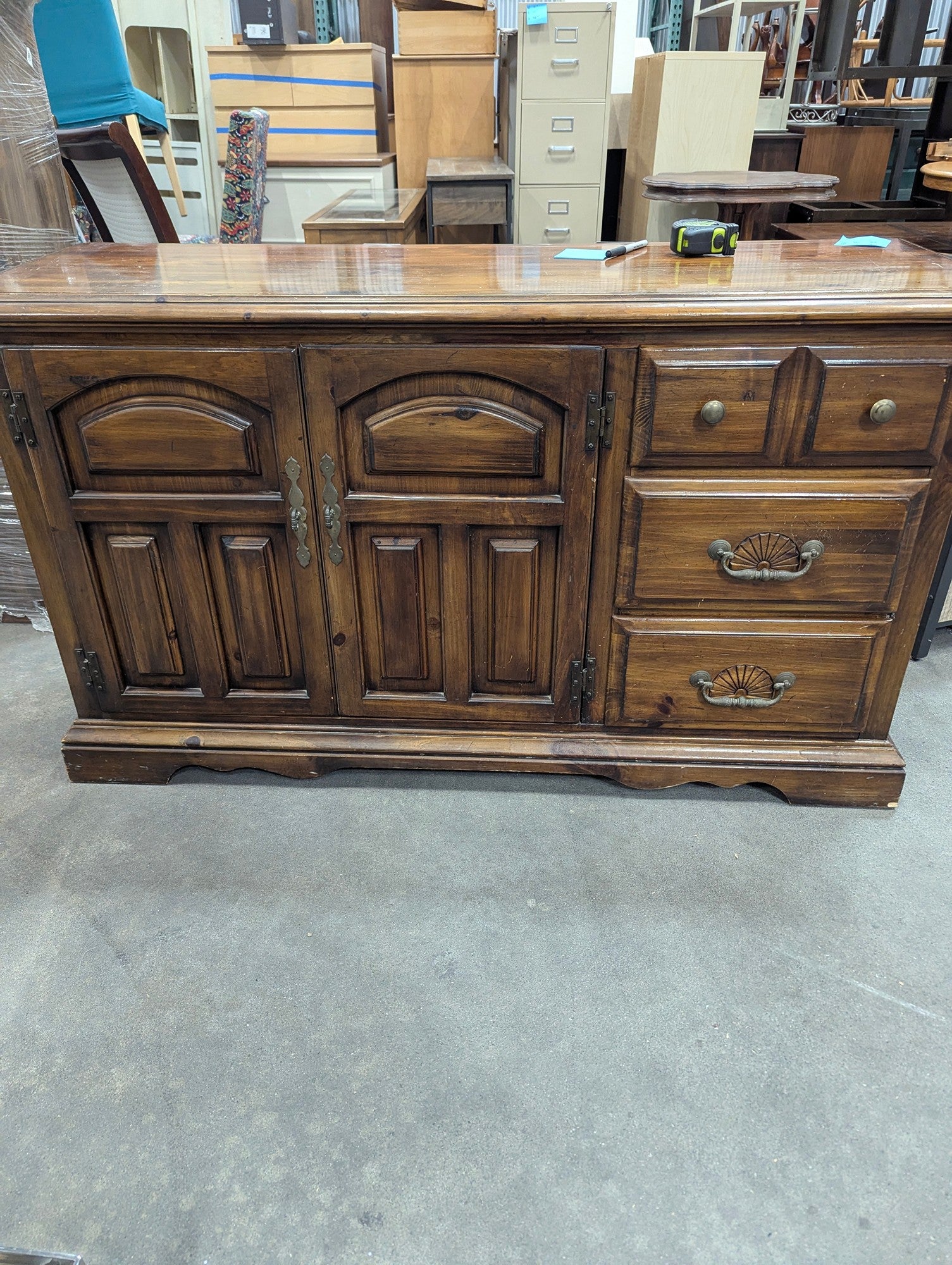Traditional Dark Wood Sideboard with Drawers and Cabinets